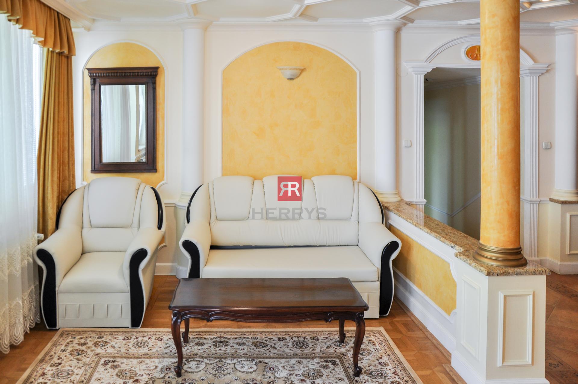 HERRYS - Na prenájom elegantný a priestranný 4 izbový byt v lukratívnej lokalite, Zámocká ulica