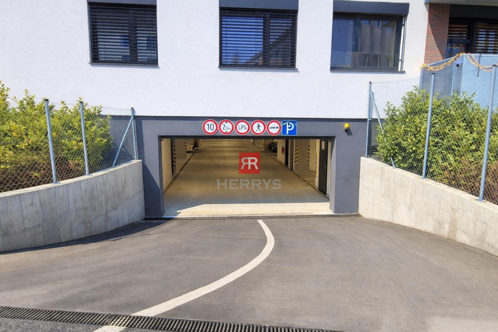 HERRYS - Na predaj garážové státie v rezidenčnom projekte POD VINICOU