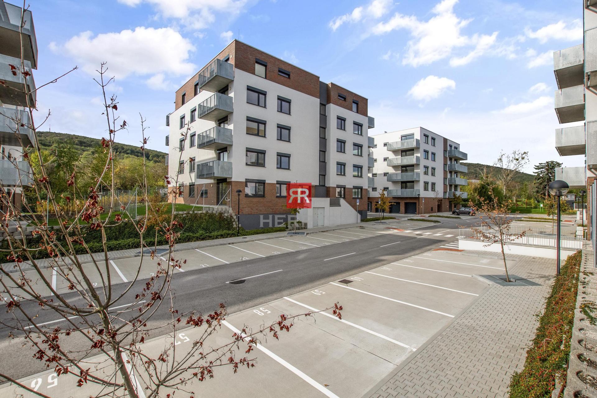 HERRYS - Garage space for sale in CITY PARK Ružinov on Plynarenska street