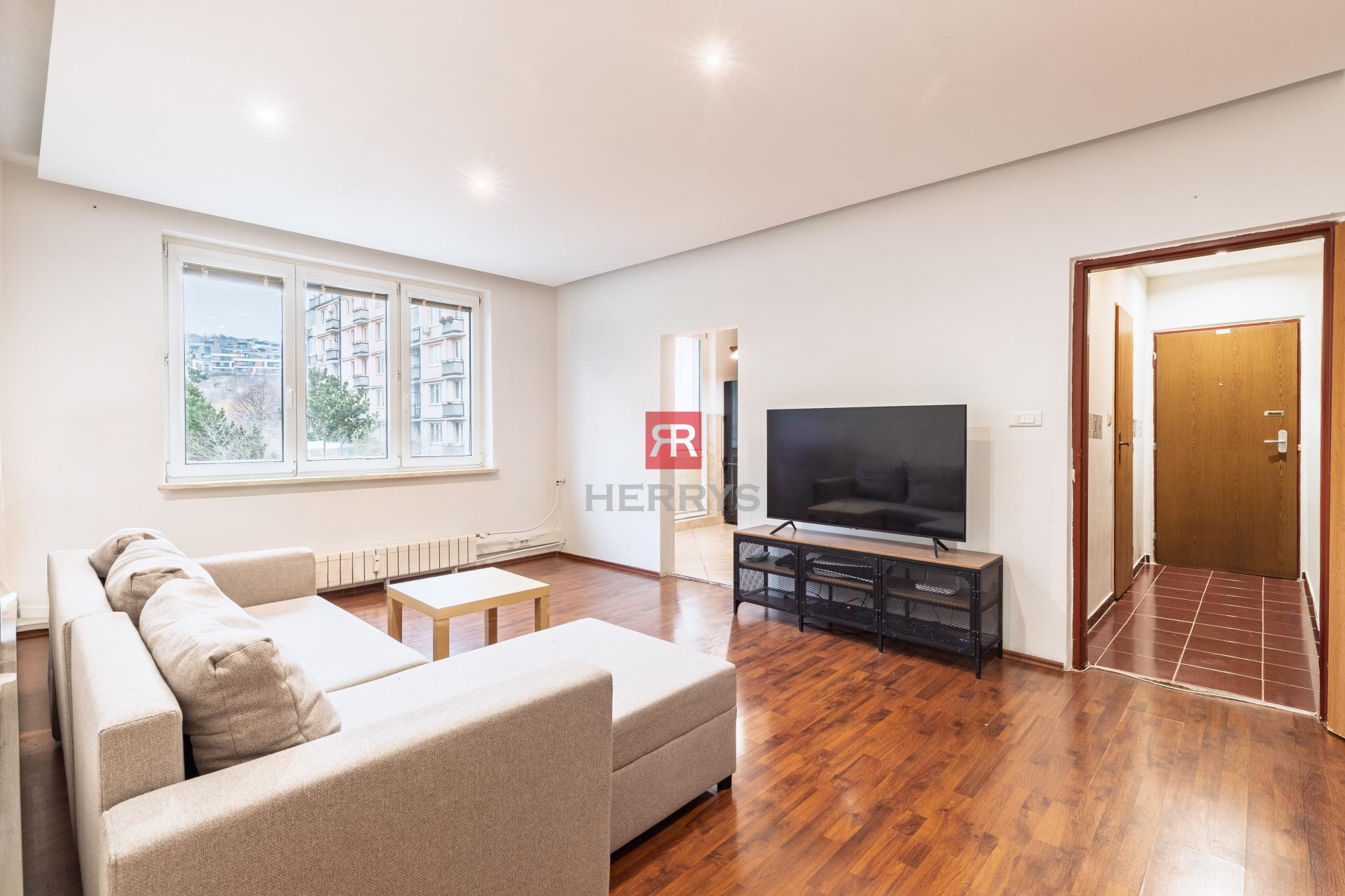 HERRYS - Na predaj 2-izbový byt v blízkosti Račianskeho mýta s možnosťou prerobenia na 3 izbový