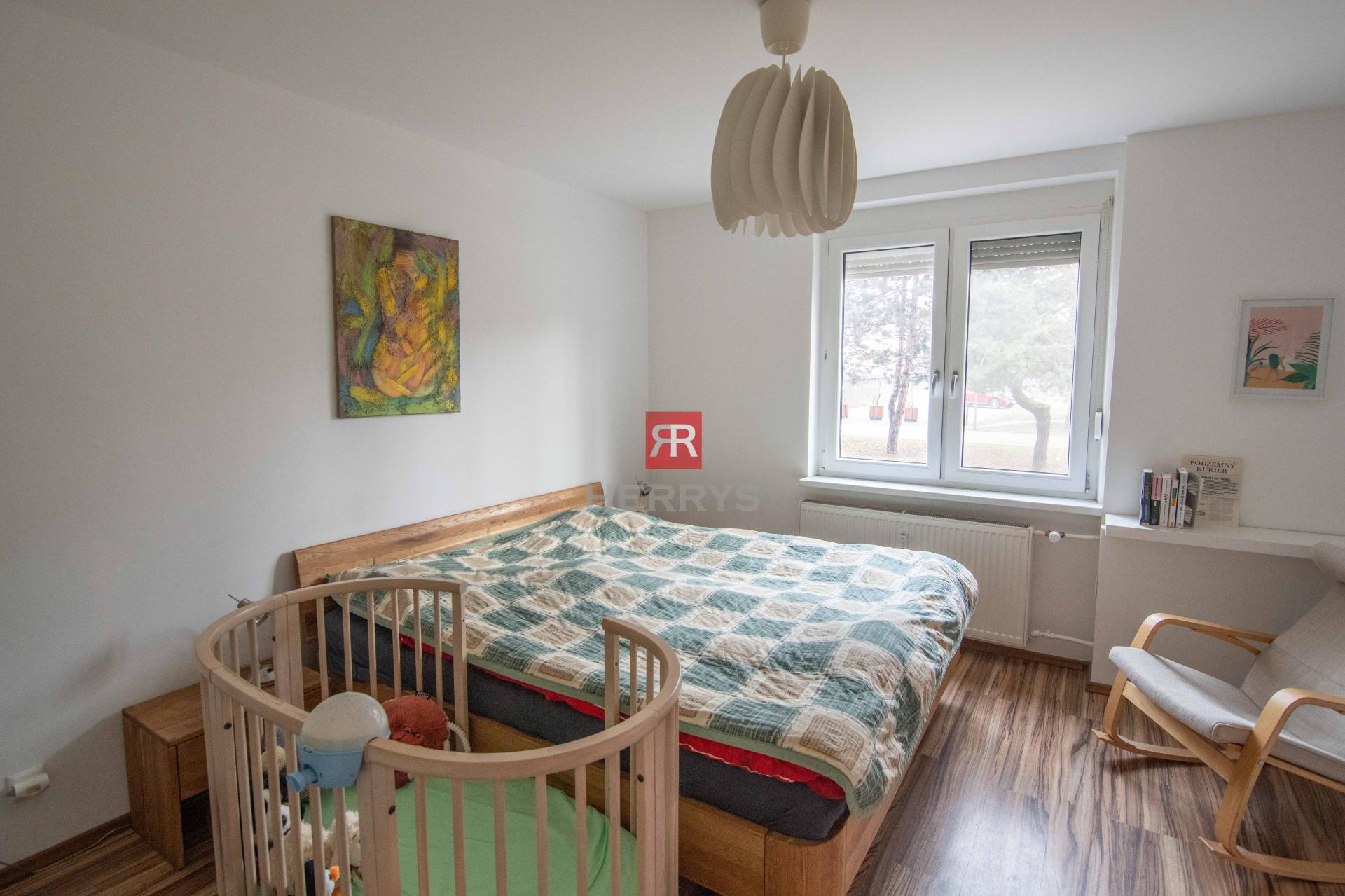 HERRYS - Na prenájom kompletne zariadený 3 izbový byt v Ružinove