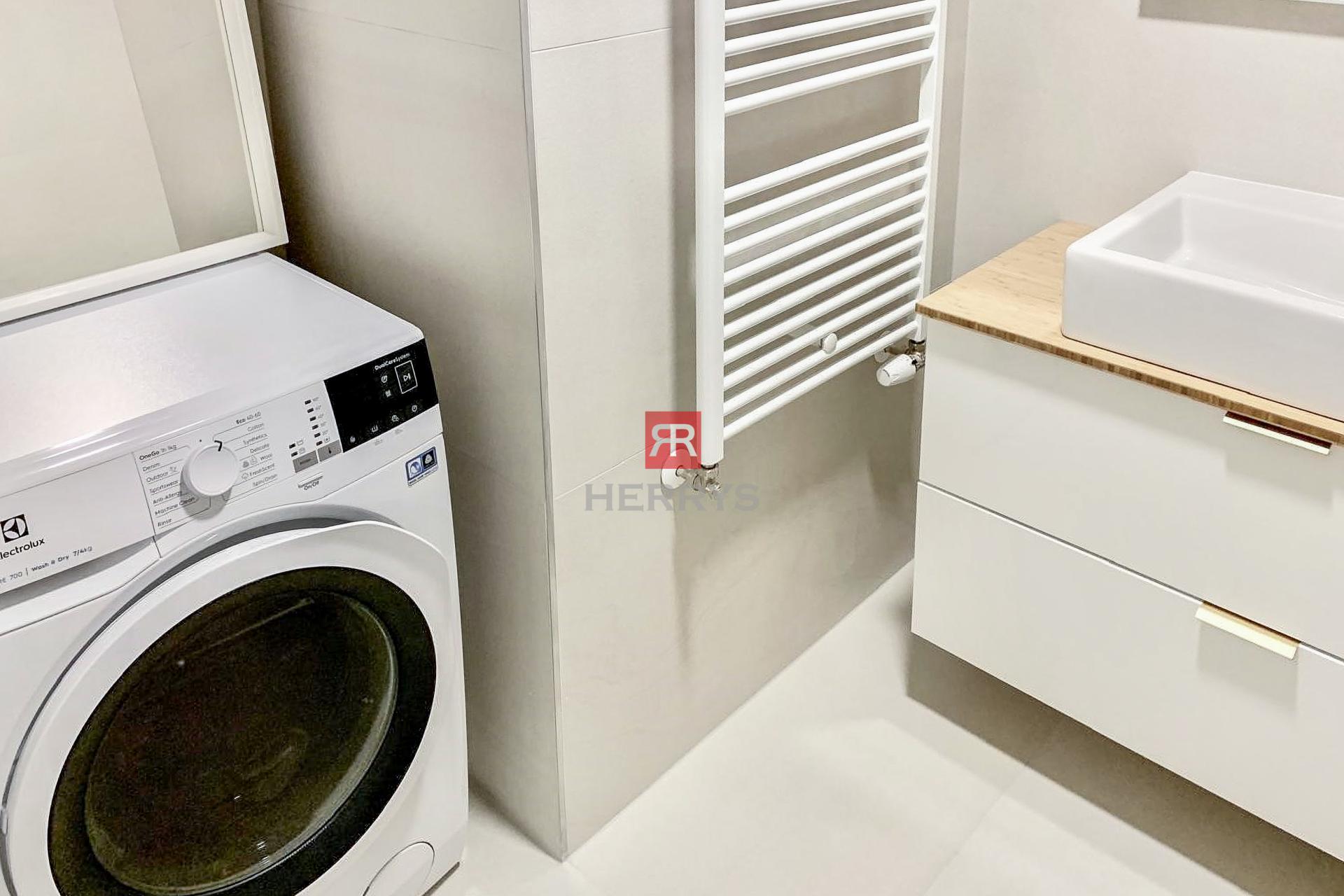 HERRYS - Na prenájom štýlový 2 izbový byt na lukratívnej adrese, SKYPARK by Zaha Hadid