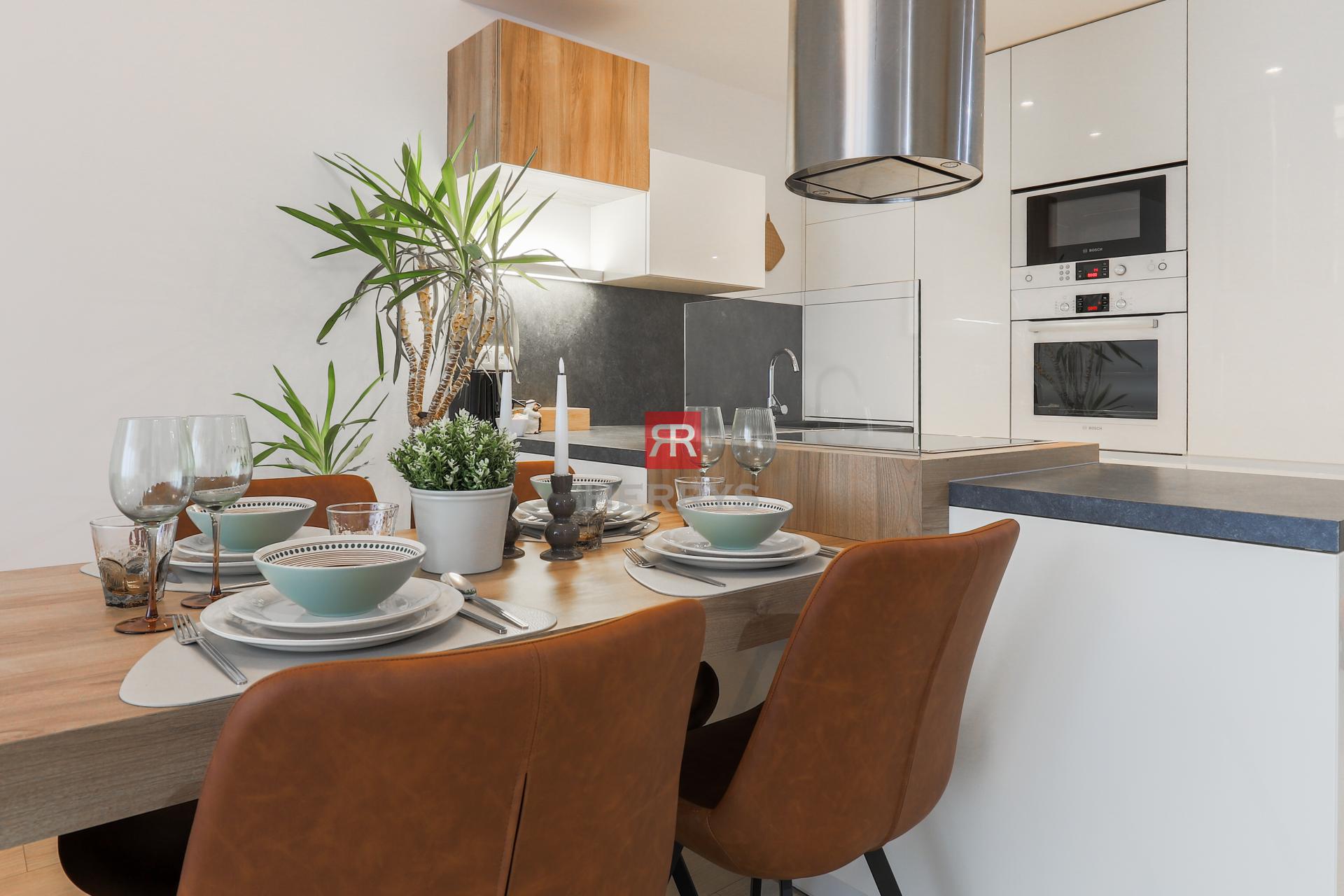 HERRYS - Stylish 2-room furnished apartment with balcony for rent, III. Towers