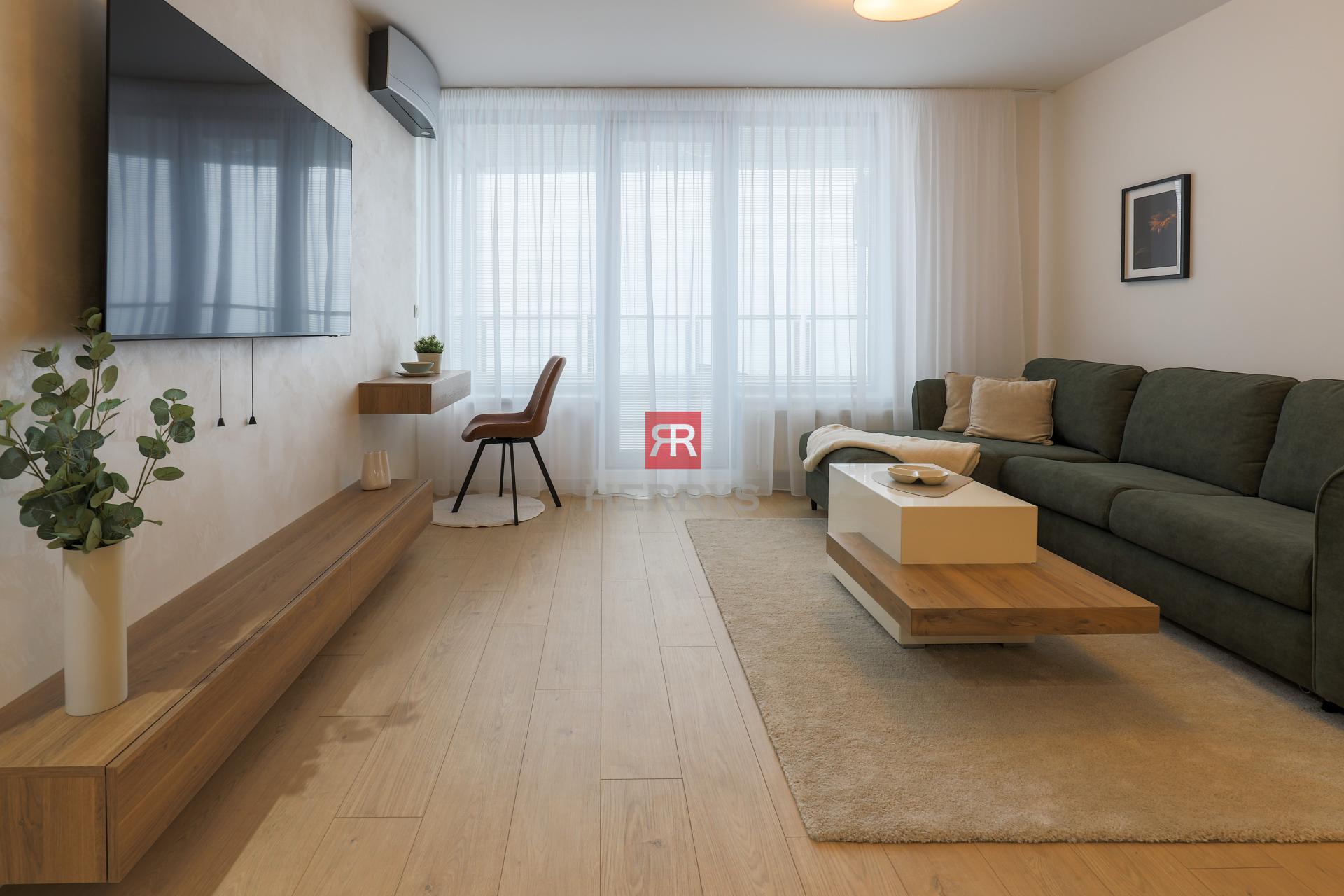 HERRYS - Stylish 2-room furnished apartment with balcony for rent, III. Towers