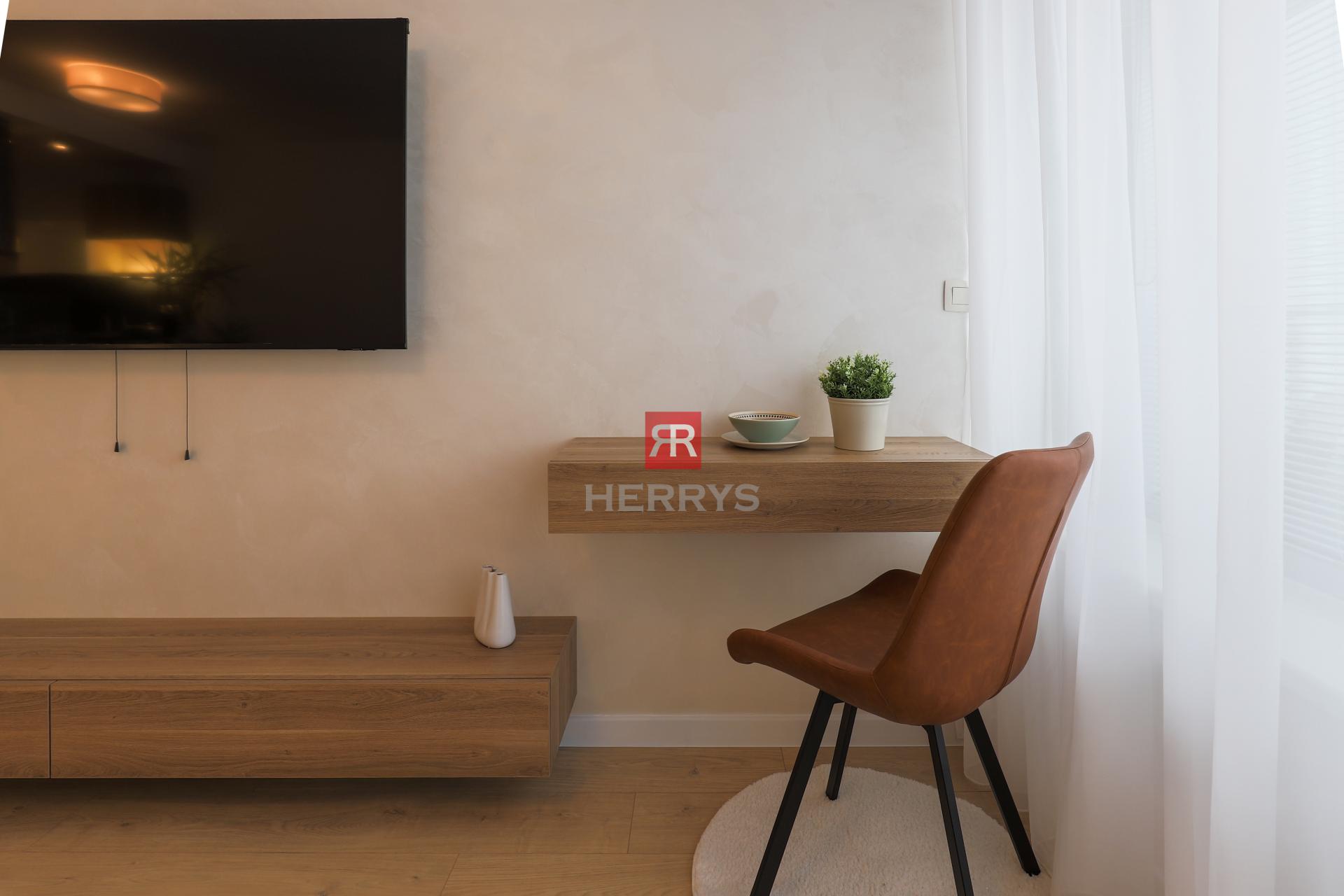 HERRYS - Stylish 2-room furnished apartment with balcony for rent, III. Towers