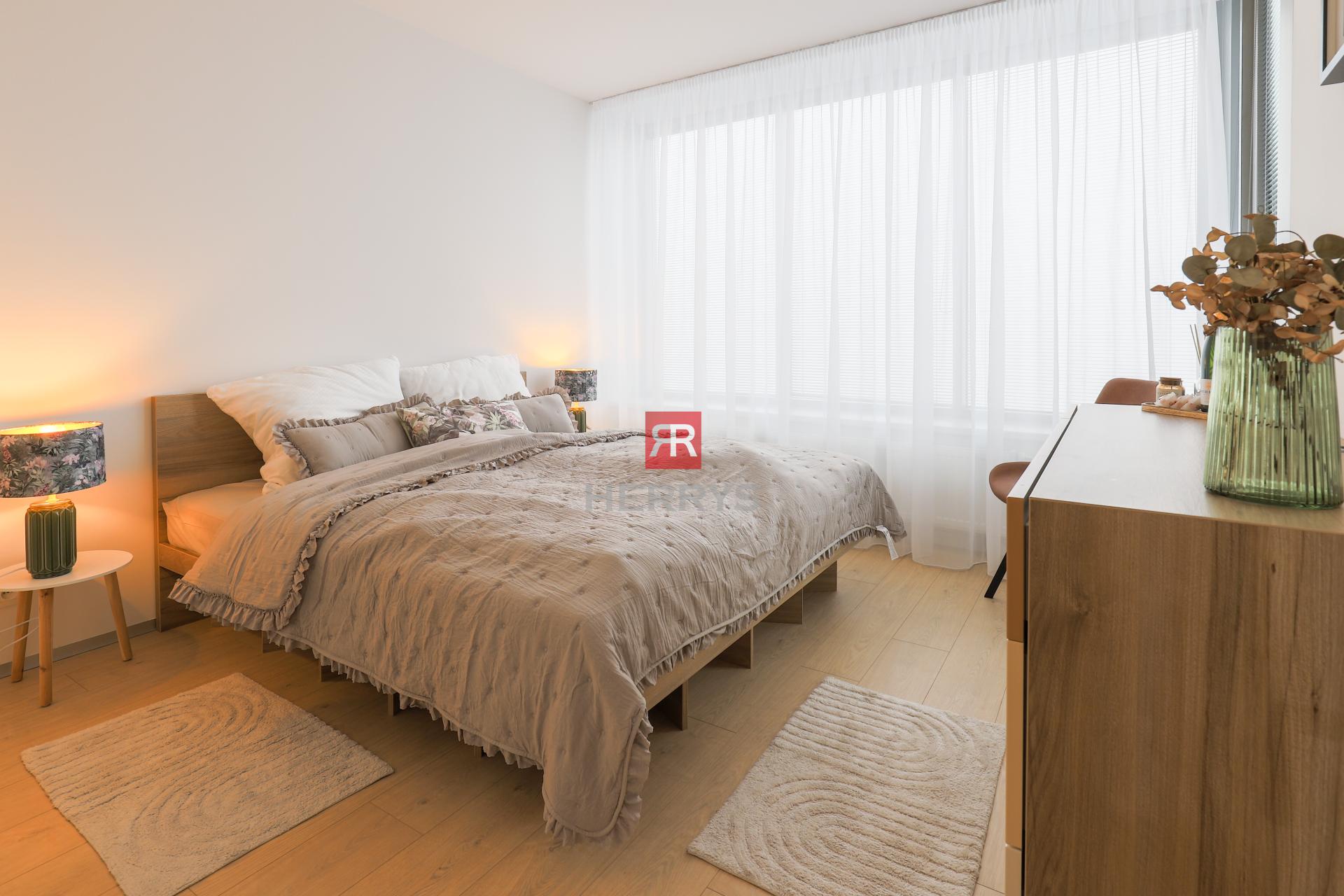 HERRYS - Stylish 2-room furnished apartment with balcony for rent, III. Towers