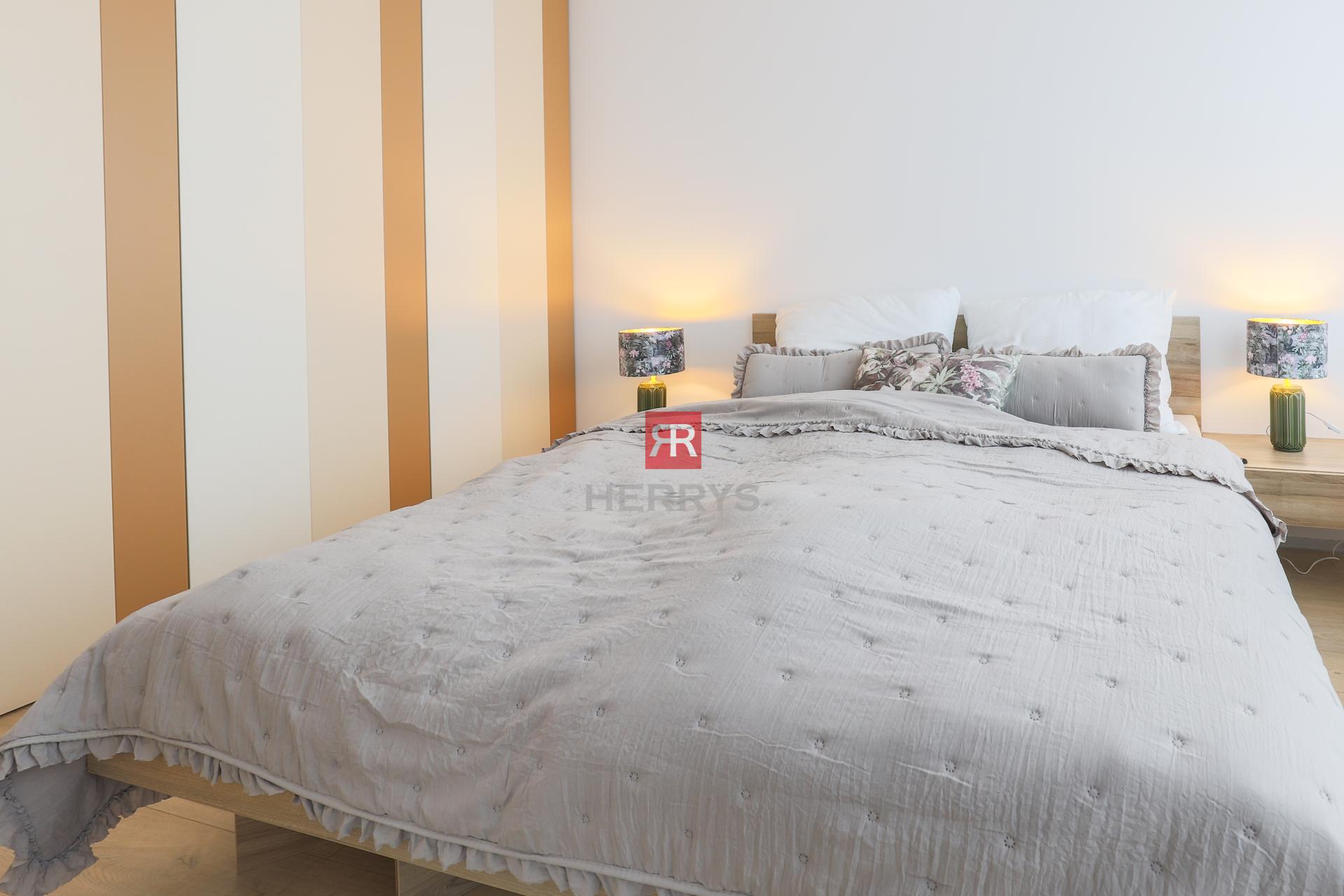 HERRYS - Stylish 2-room furnished apartment with balcony for rent, III. Towers