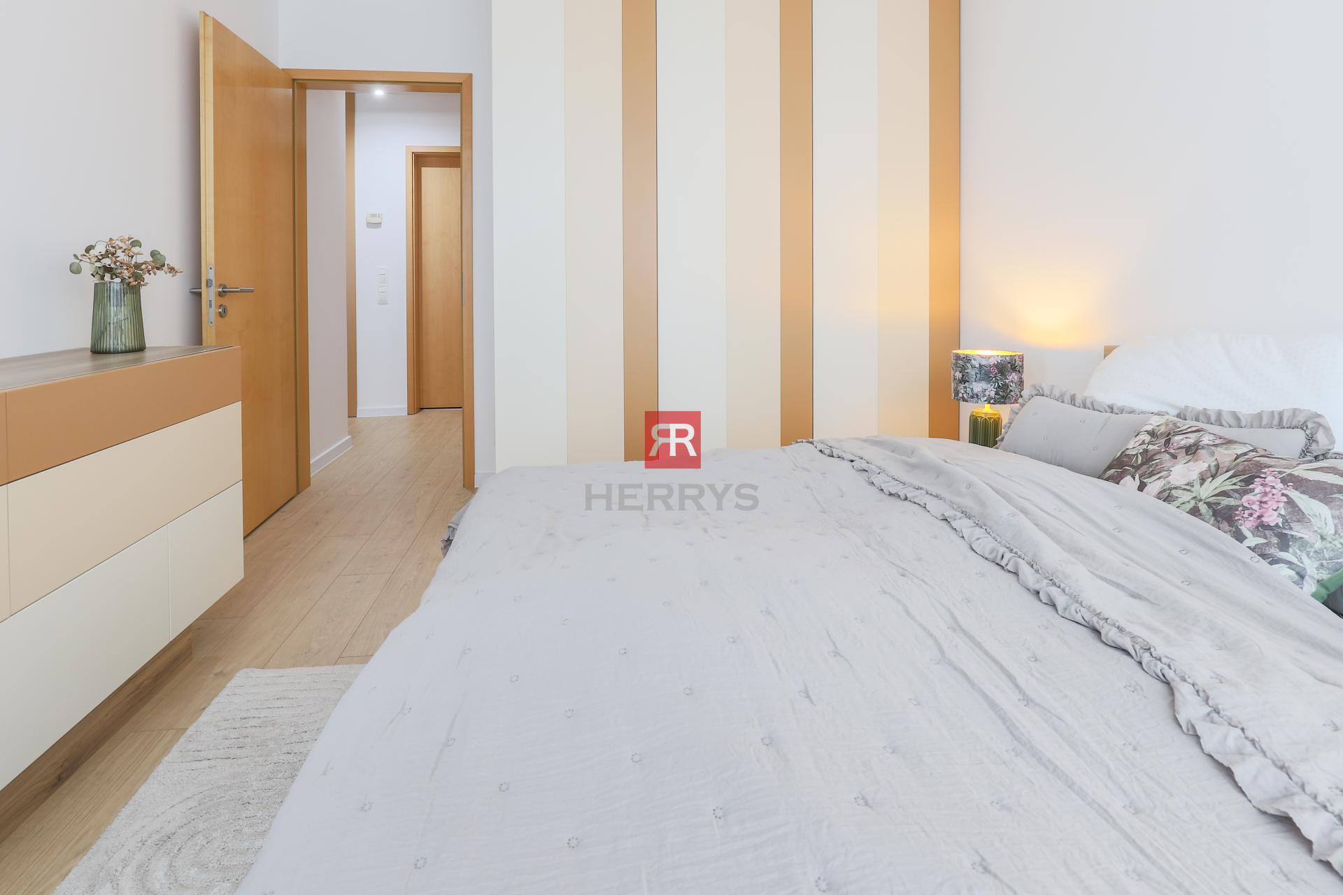 HERRYS - Stylish 2-room furnished apartment with balcony for rent, III. Towers