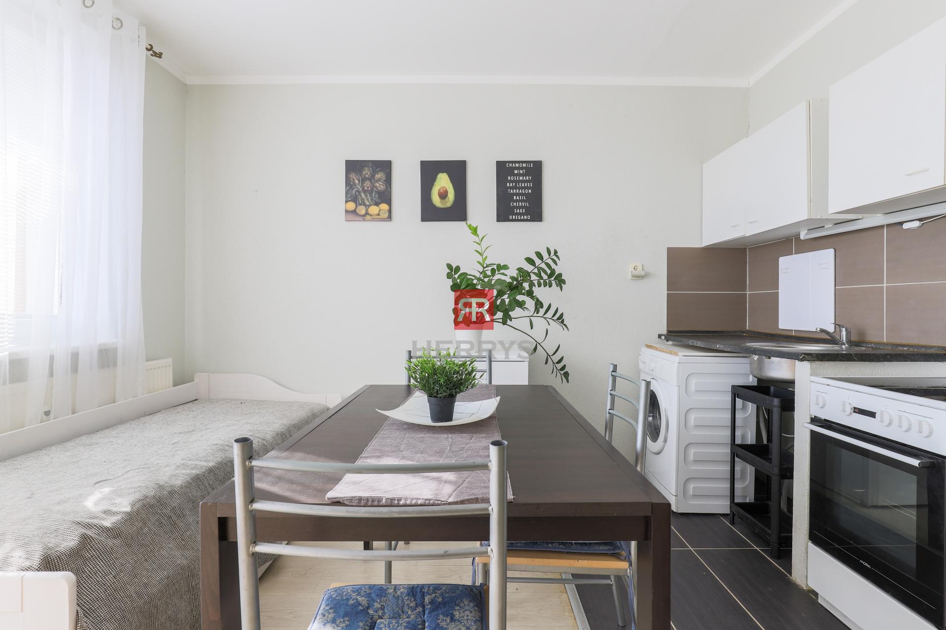 HERRYS- Na prenájom zariadený 2 izbový byt na Gessayovej ulici, v Petržalke