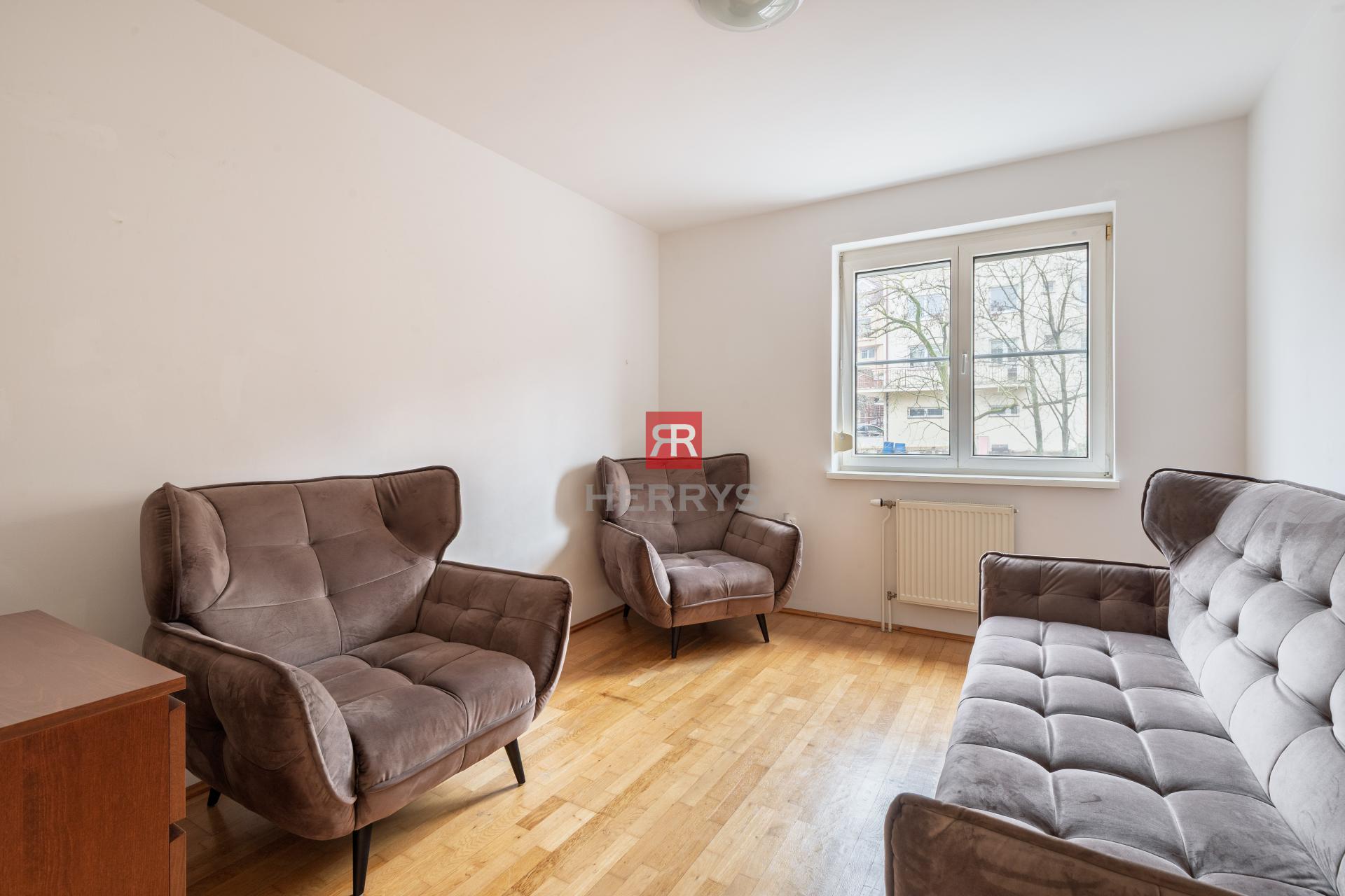 HERRYS - Na predaj priestranný slnečný 4-izbový byt s balkónom a parkovacím miestom, Tichá ulica