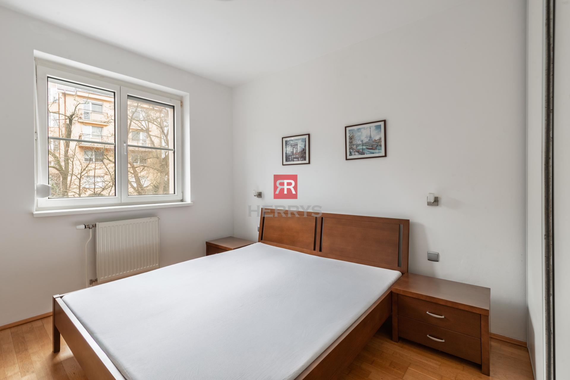 HERRYS - Na predaj priestranný slnečný 4-izbový byt s balkónom a parkovacím miestom, Tichá ulica