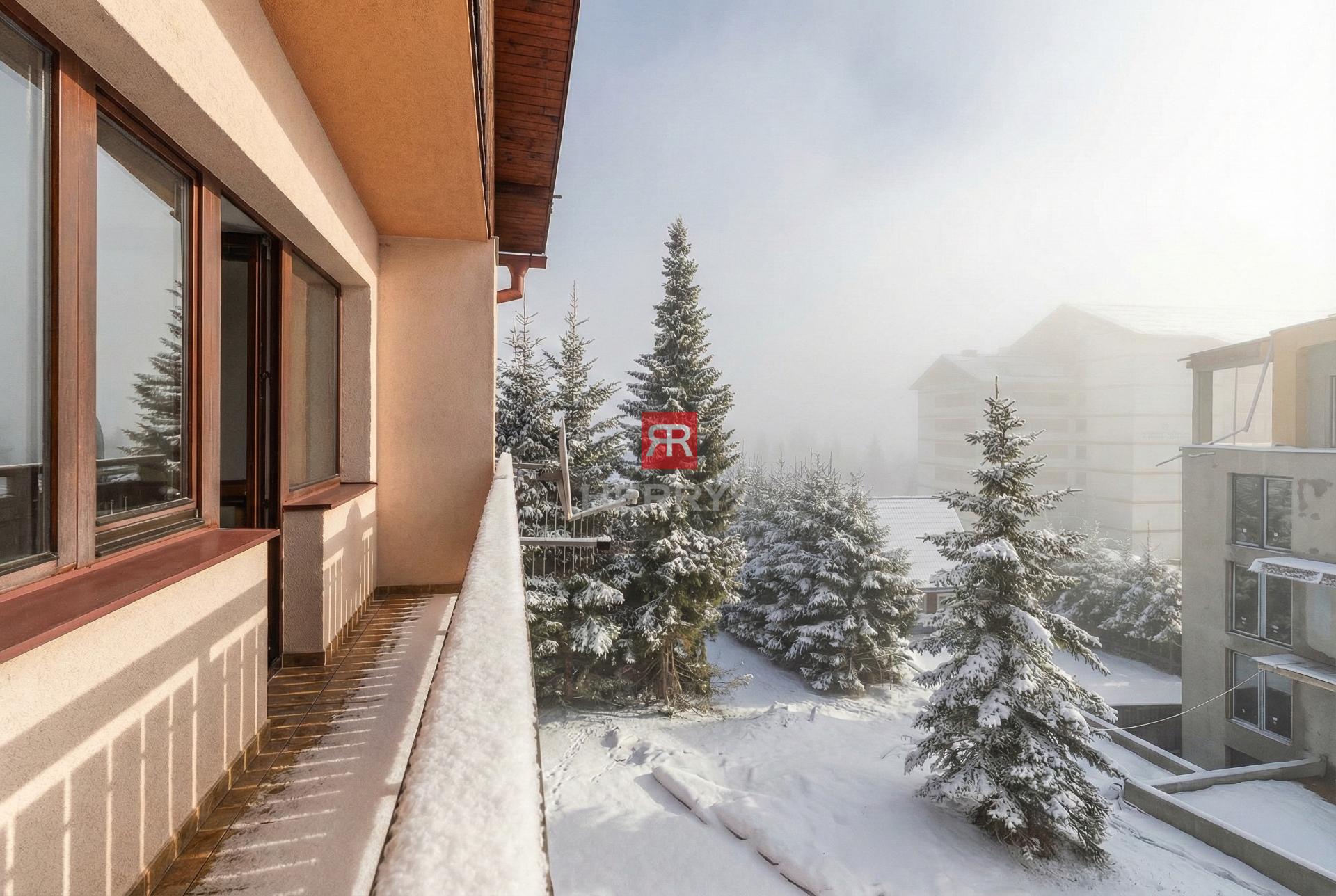 HERRYS - Na predaj 3 izbový priestranný byt v srdci Donovalov s dobrou dispozíciou, 3x parking