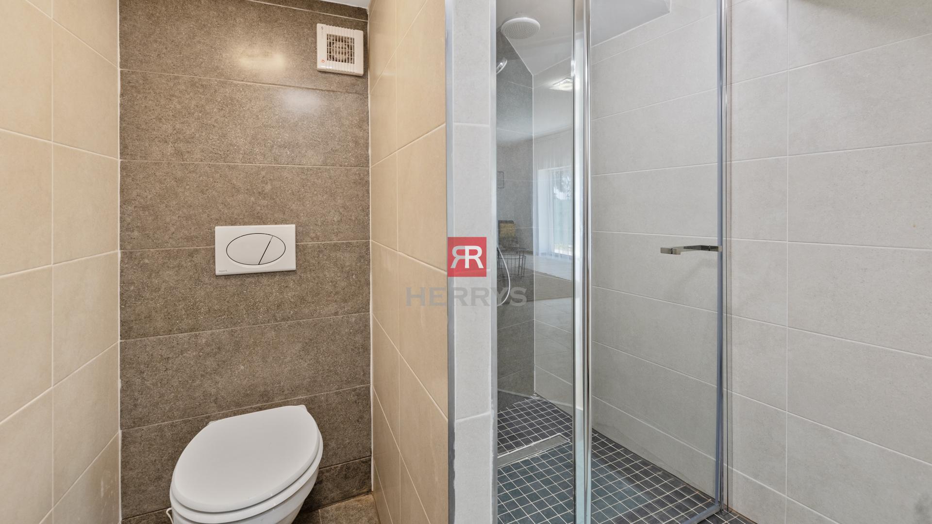 HERRYS – Na prenájom štýlový dom s krásnym pozemkom a výhľadom na hrad Devín