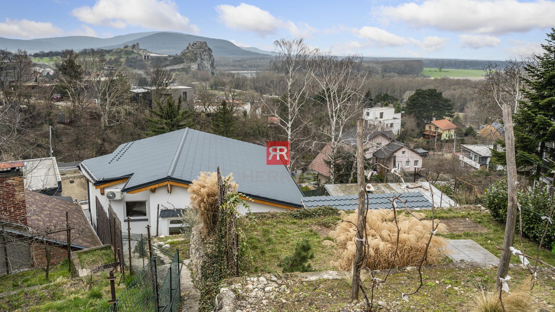 HERRYS – Na prenájom štýlový dom s krásnym pozemkom a výhľadom na hrad Devín