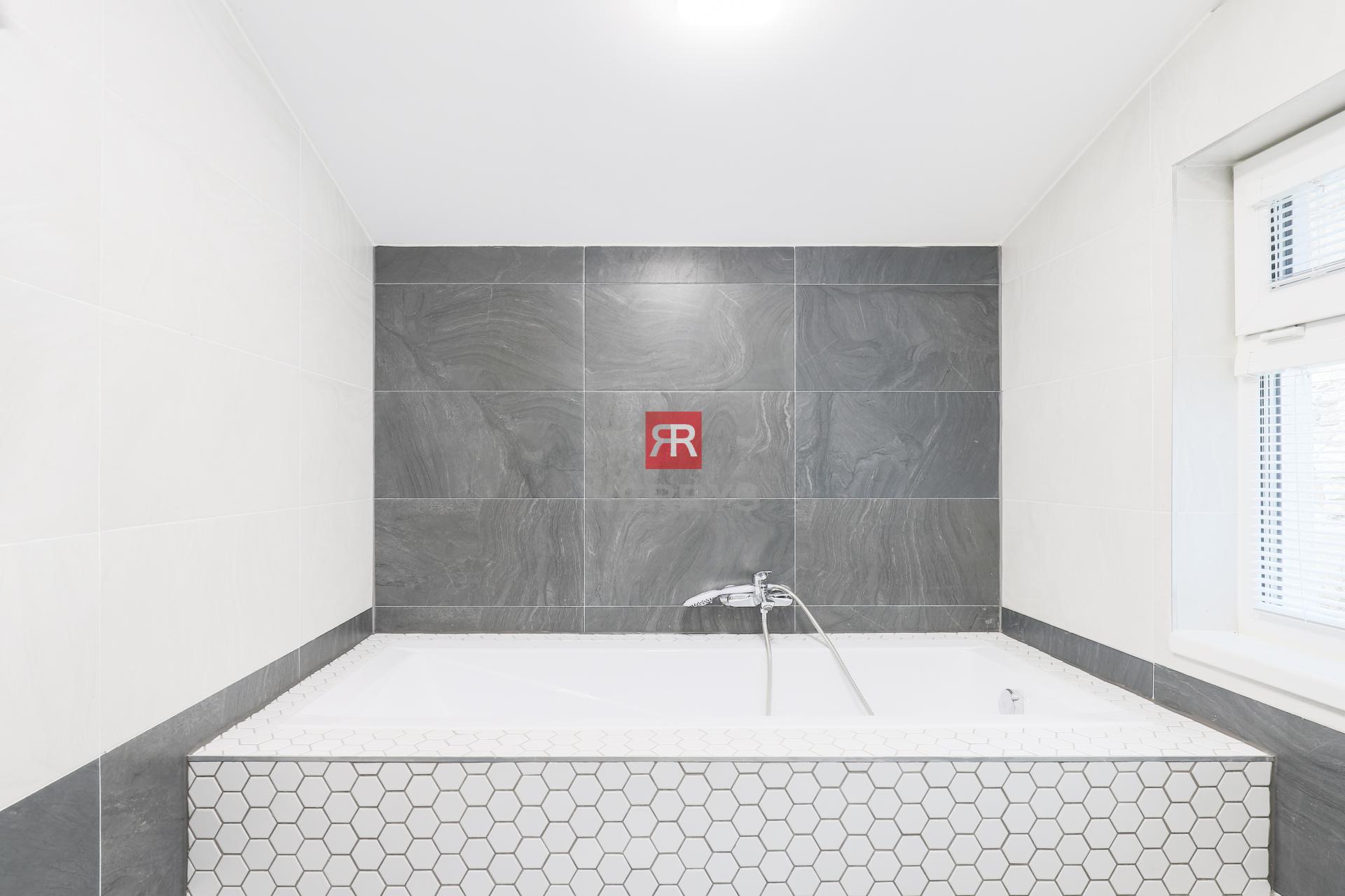 HERRYS – Na prenájom štýlový dom s krásnym pozemkom a výhľadom na hrad Devín