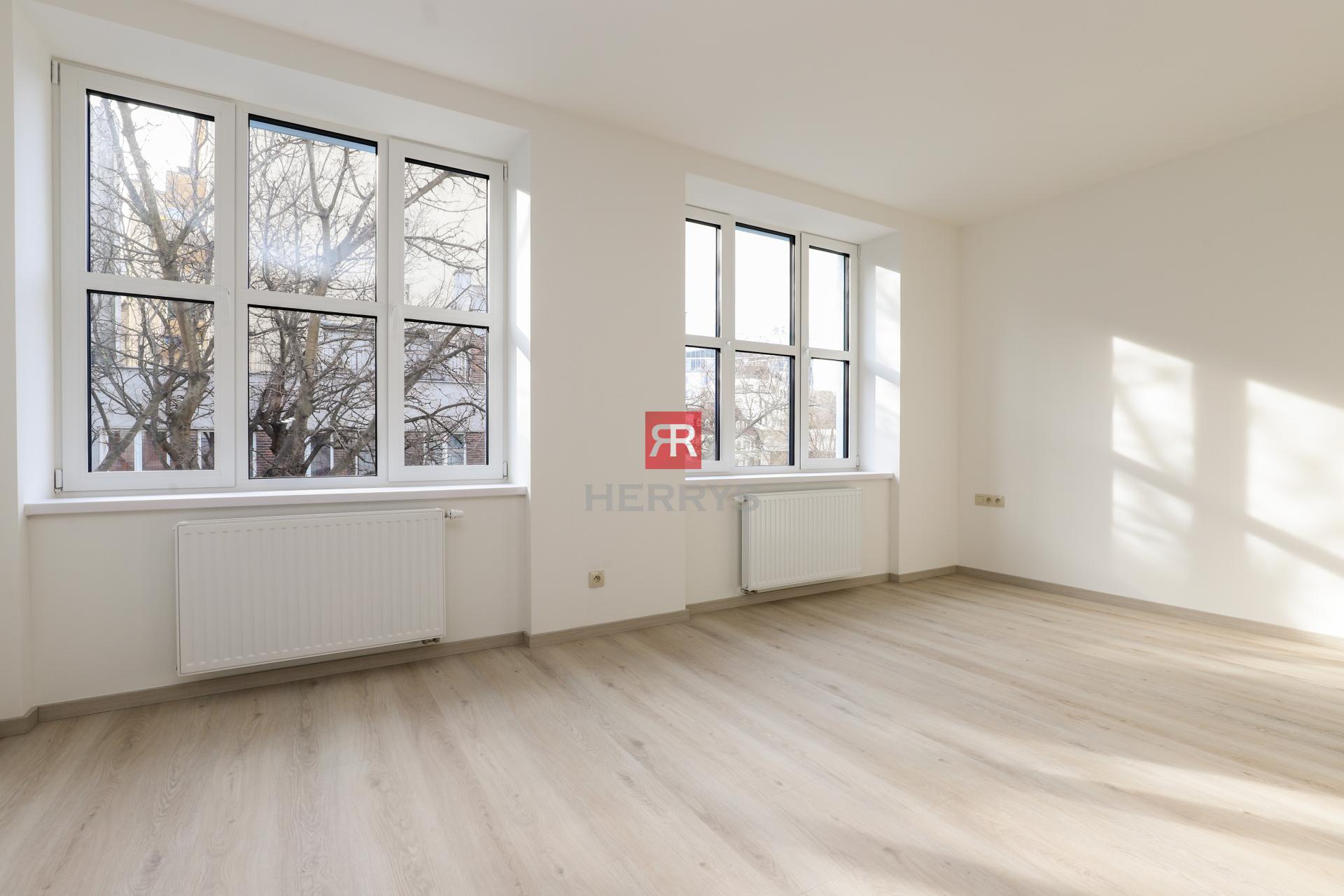 HERRYS – Na predaj atraktívny 1-izbový apartmán v&nbsp;centre, v pamiatkovej budove UNO Poštová Residence