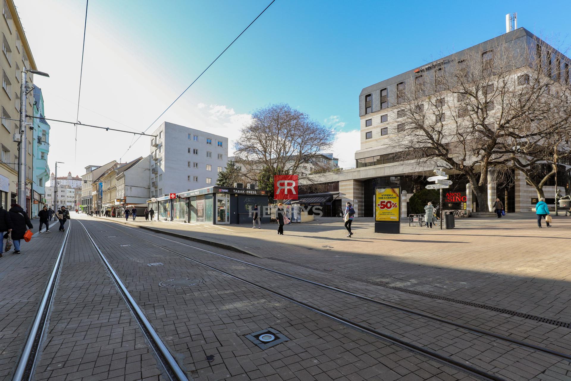 HERRYS – Na predaj atraktívny 1-izbový apartmán v&nbsp;centre, v pamiatkovej budove UNO Poštová Residence