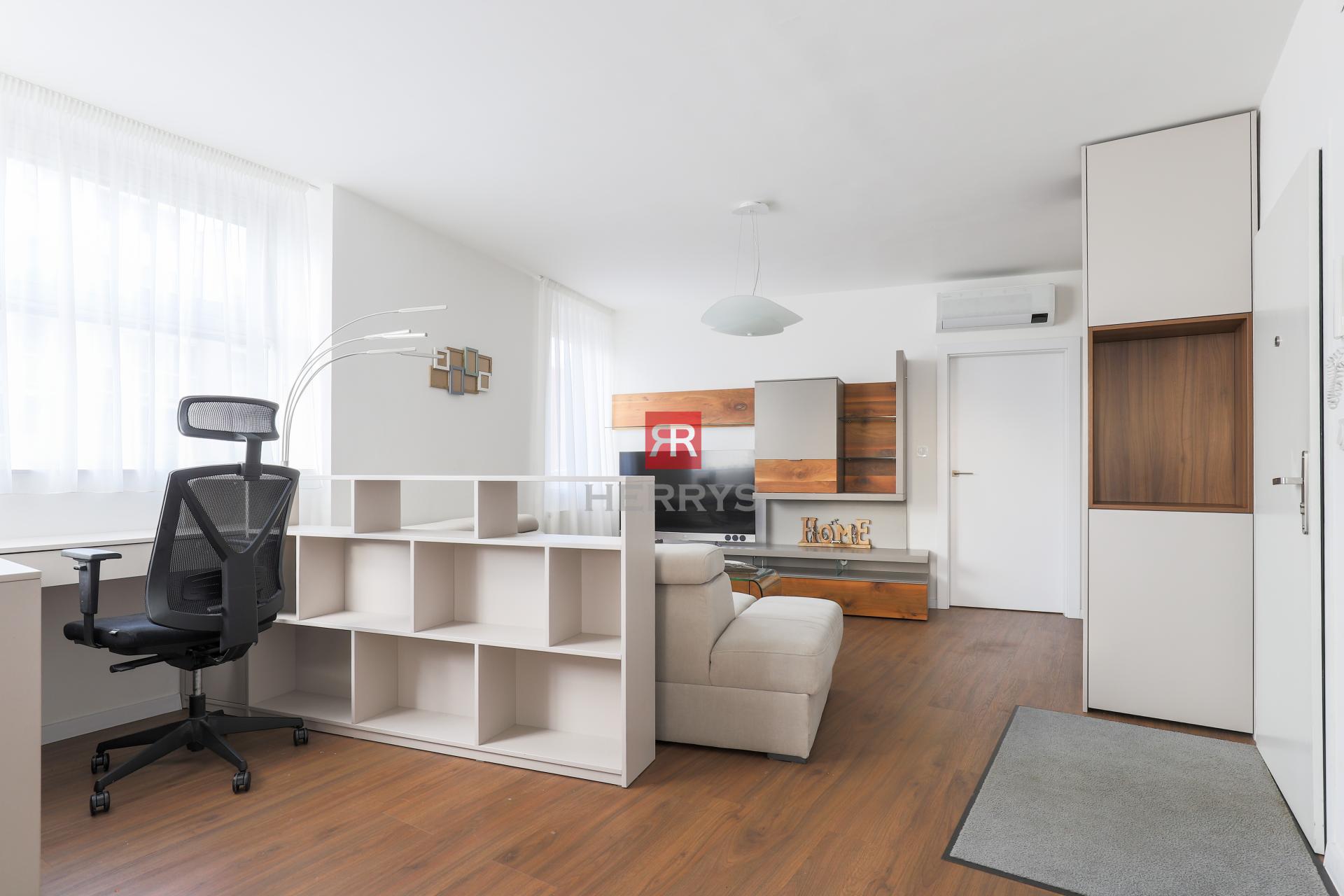 HERRYS - Modern and spacious 2-room apartment for rent in the Old Town, on Martin Benka Square&nbsp;