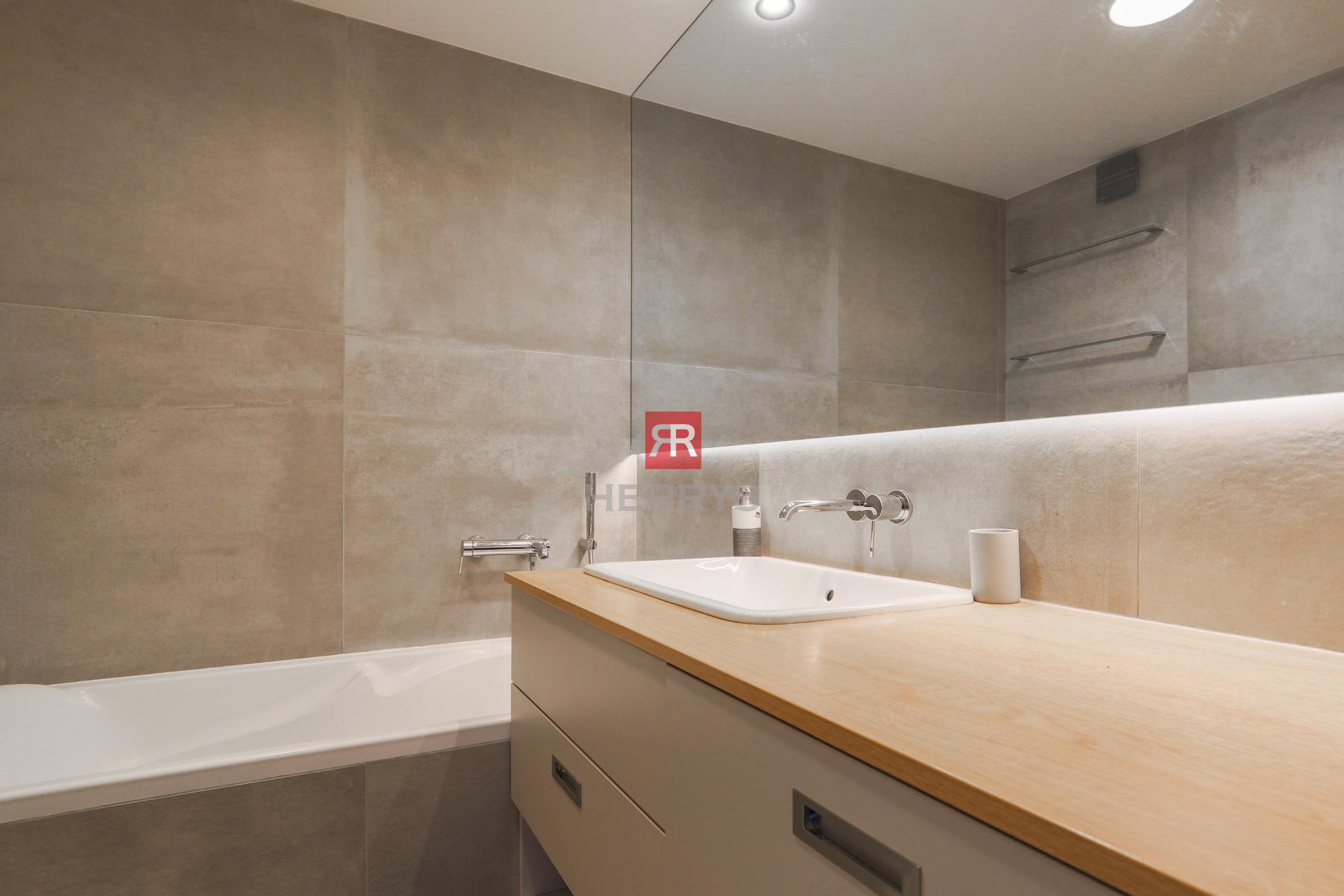 HERRYS - Modern and spacious 2-room apartment for rent in the Old Town, on Martin Benka Square&nbsp;