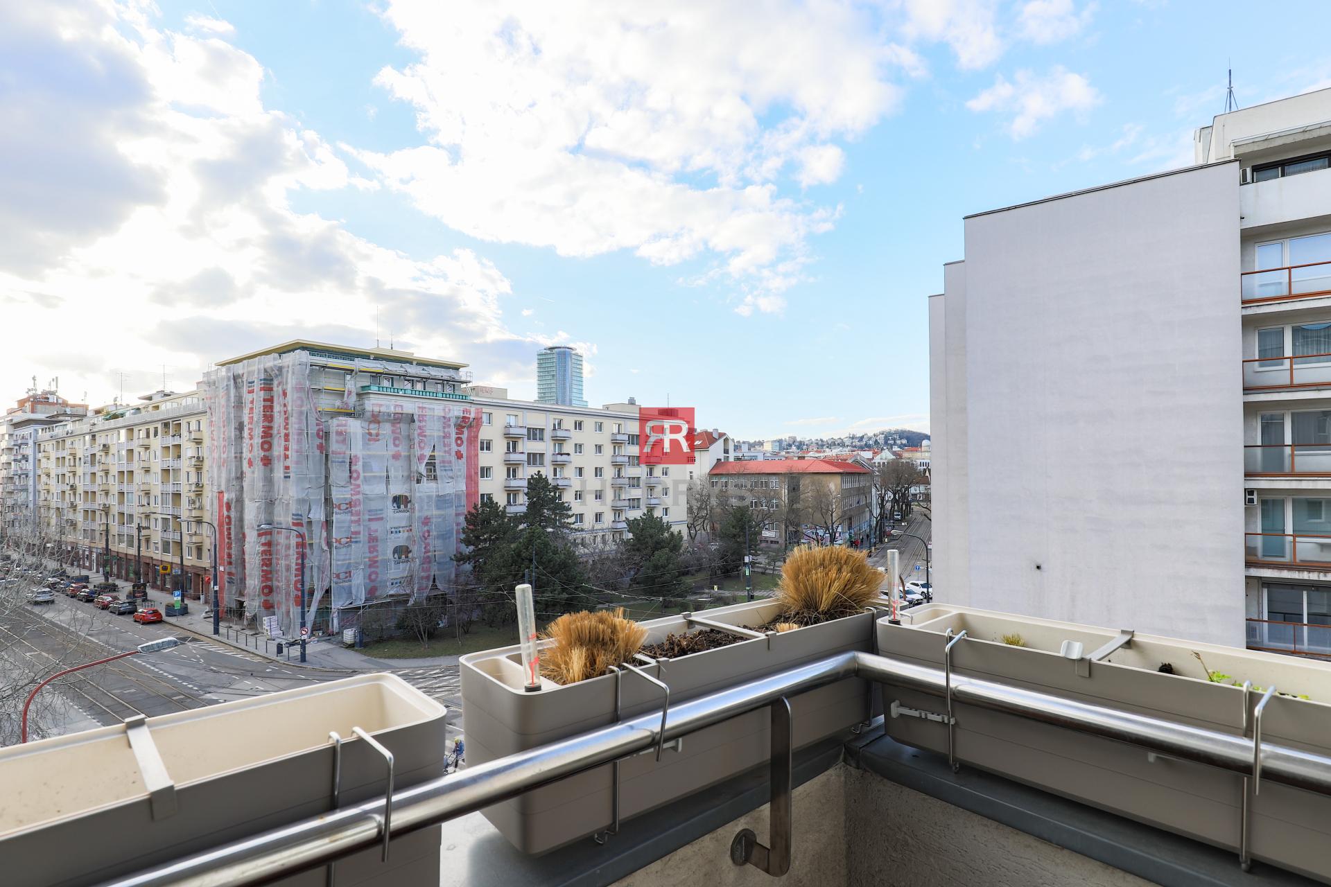 HERRYS - Modern and spacious 2-room apartment for rent in the Old Town, on Martin Benka Square&nbsp;