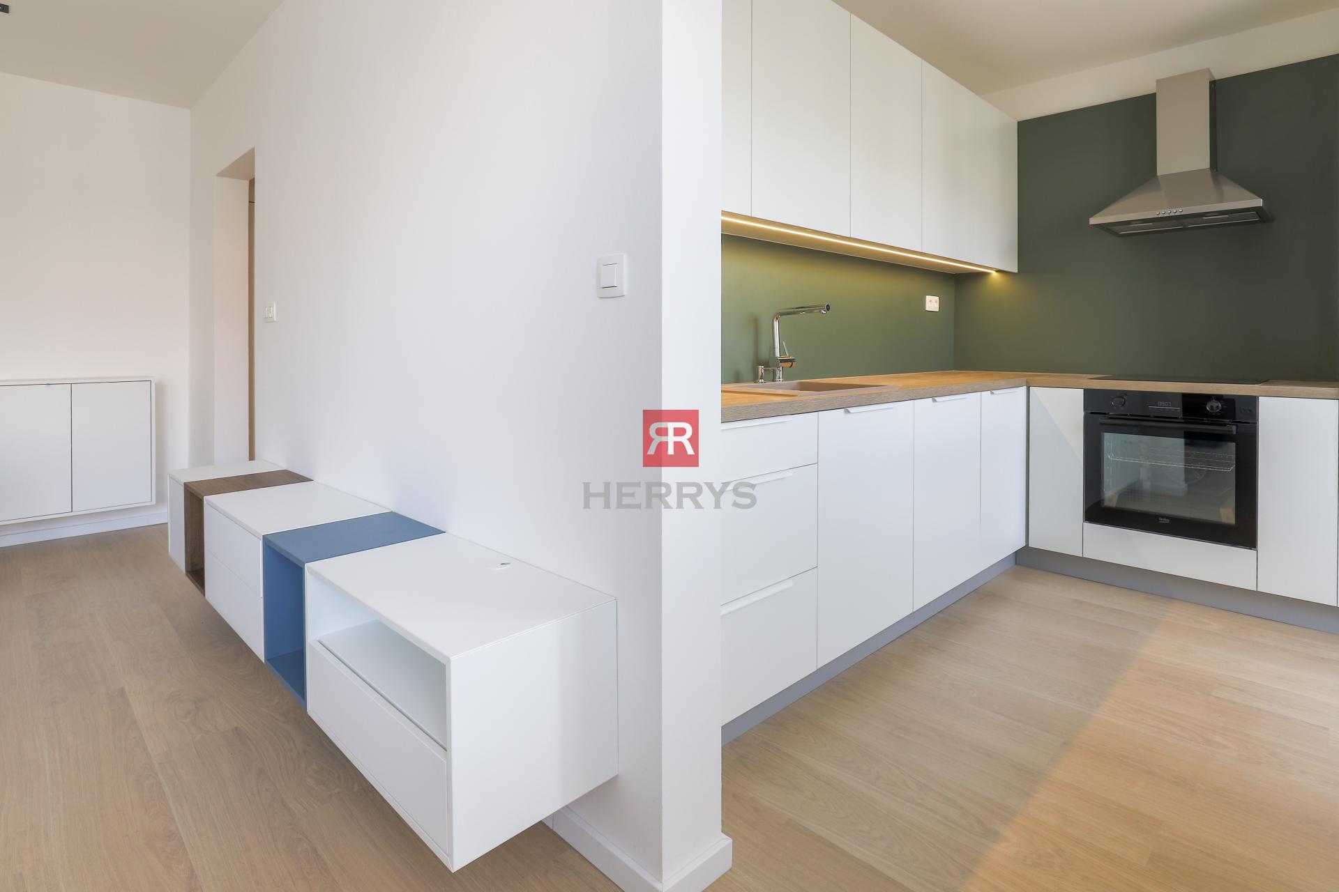 HERRYS - Na prenájom 2-izbový byt po kompletnej rekonštrukcii, Sibírska ulica