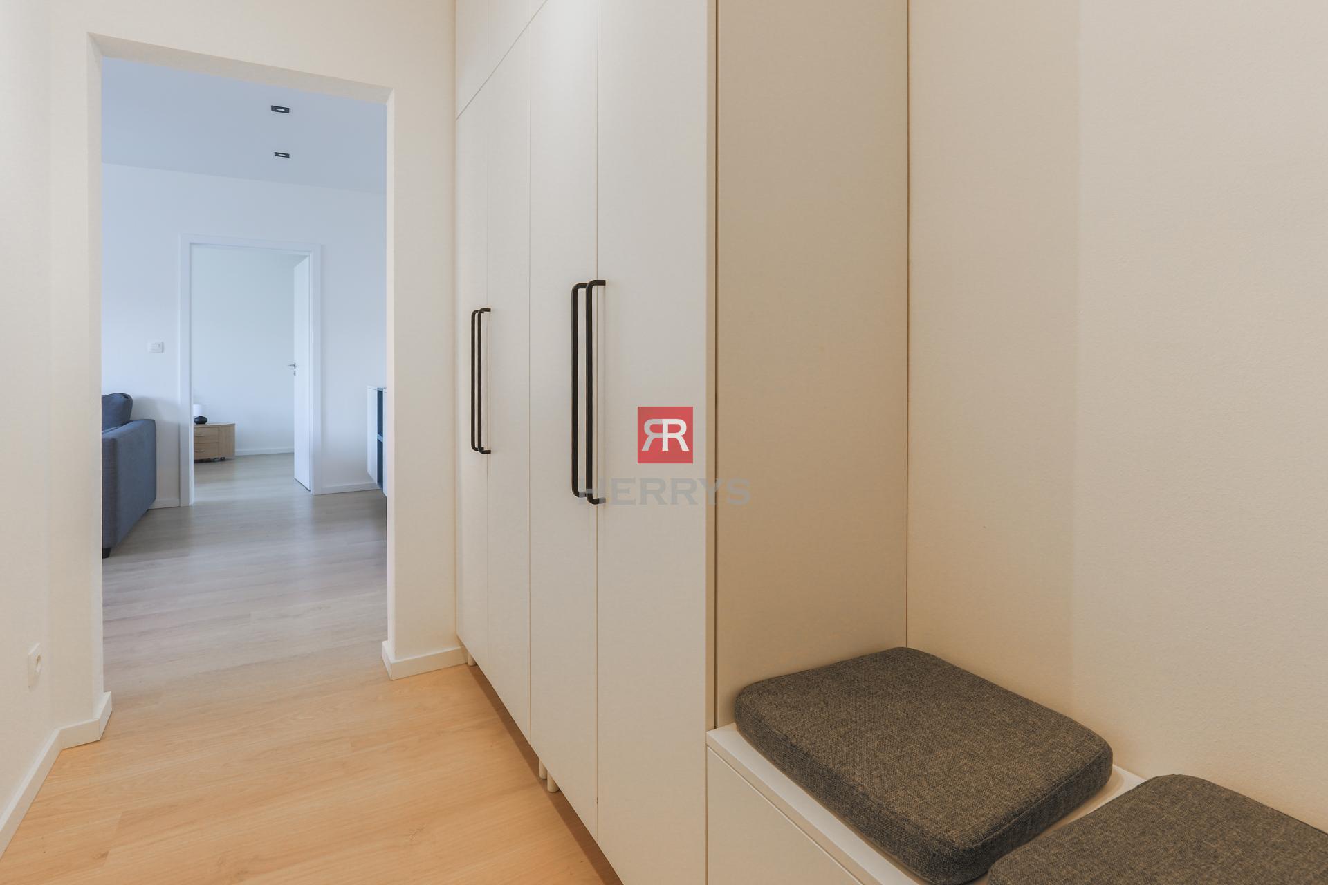 HERRYS - Na prenájom 2-izbový byt po kompletnej rekonštrukcii, Sibírska ulica