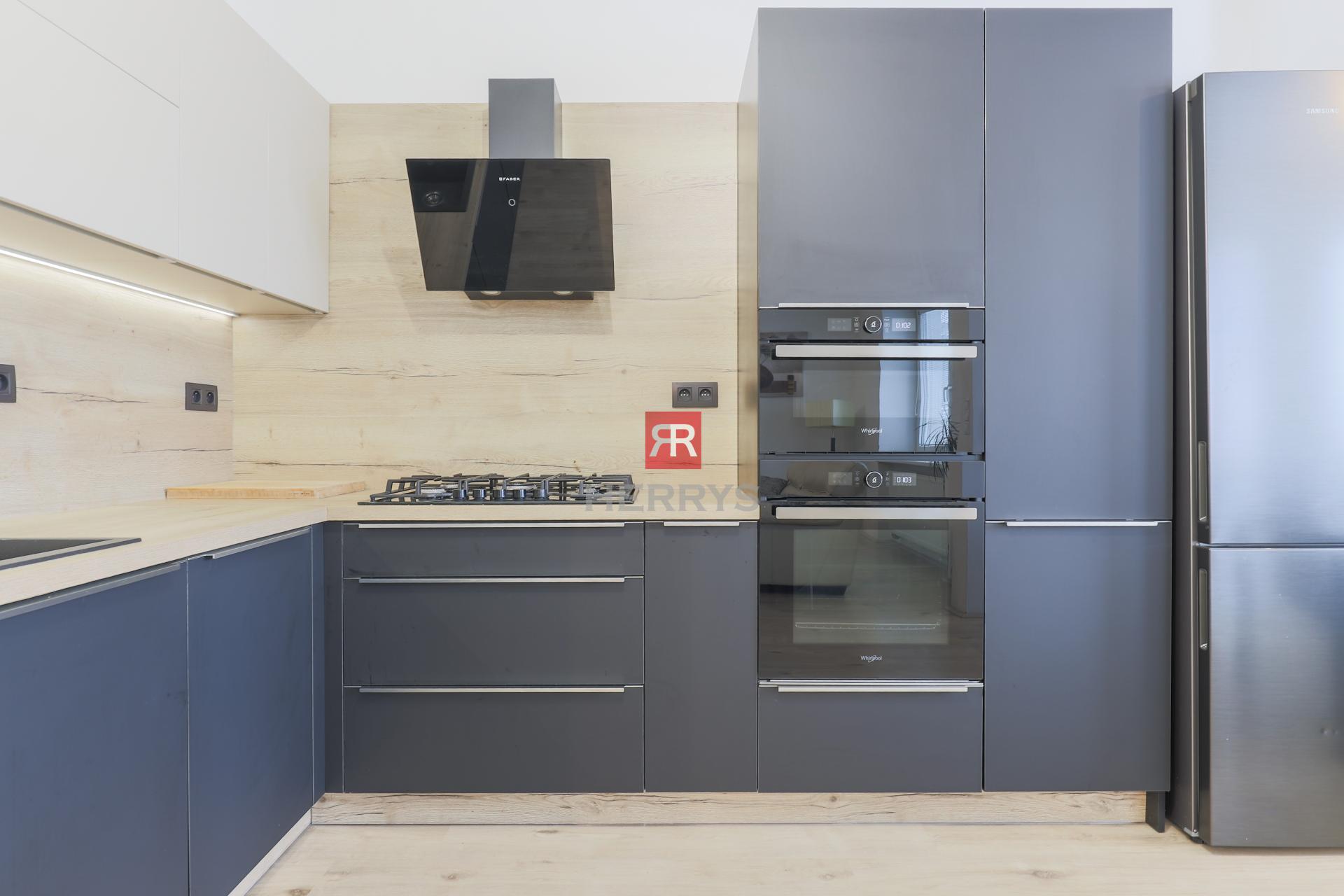 HERRYS - Na prenájom priestranný 2 izbový byt &nbsp;na prízemí rodinného domu, v pokojnej časti Ružinova&nbsp;