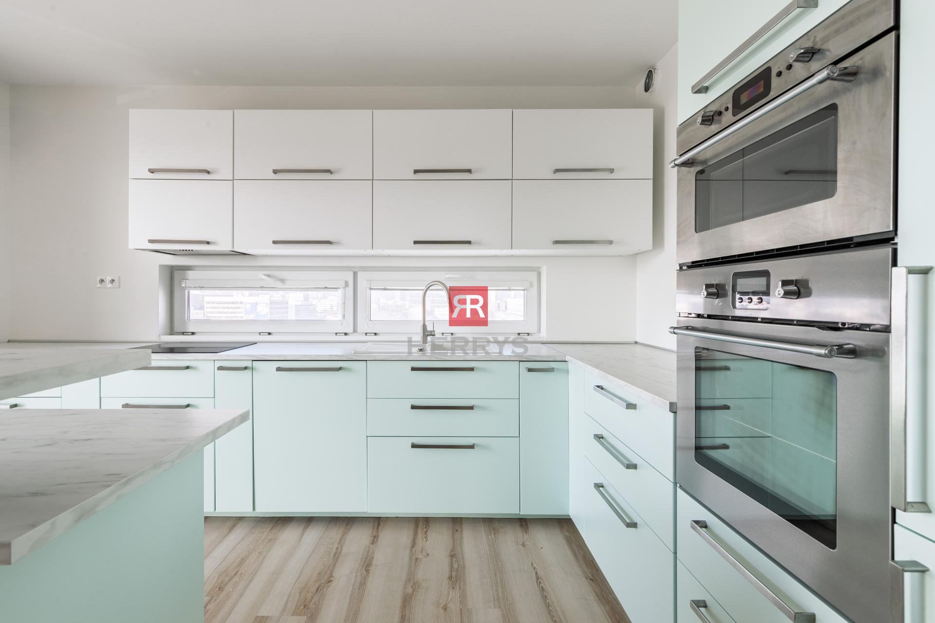 Herrys - na predaj veľkometrážny 3 - izbový byt &nbsp;v Ružinove (Martinčeková ulica)