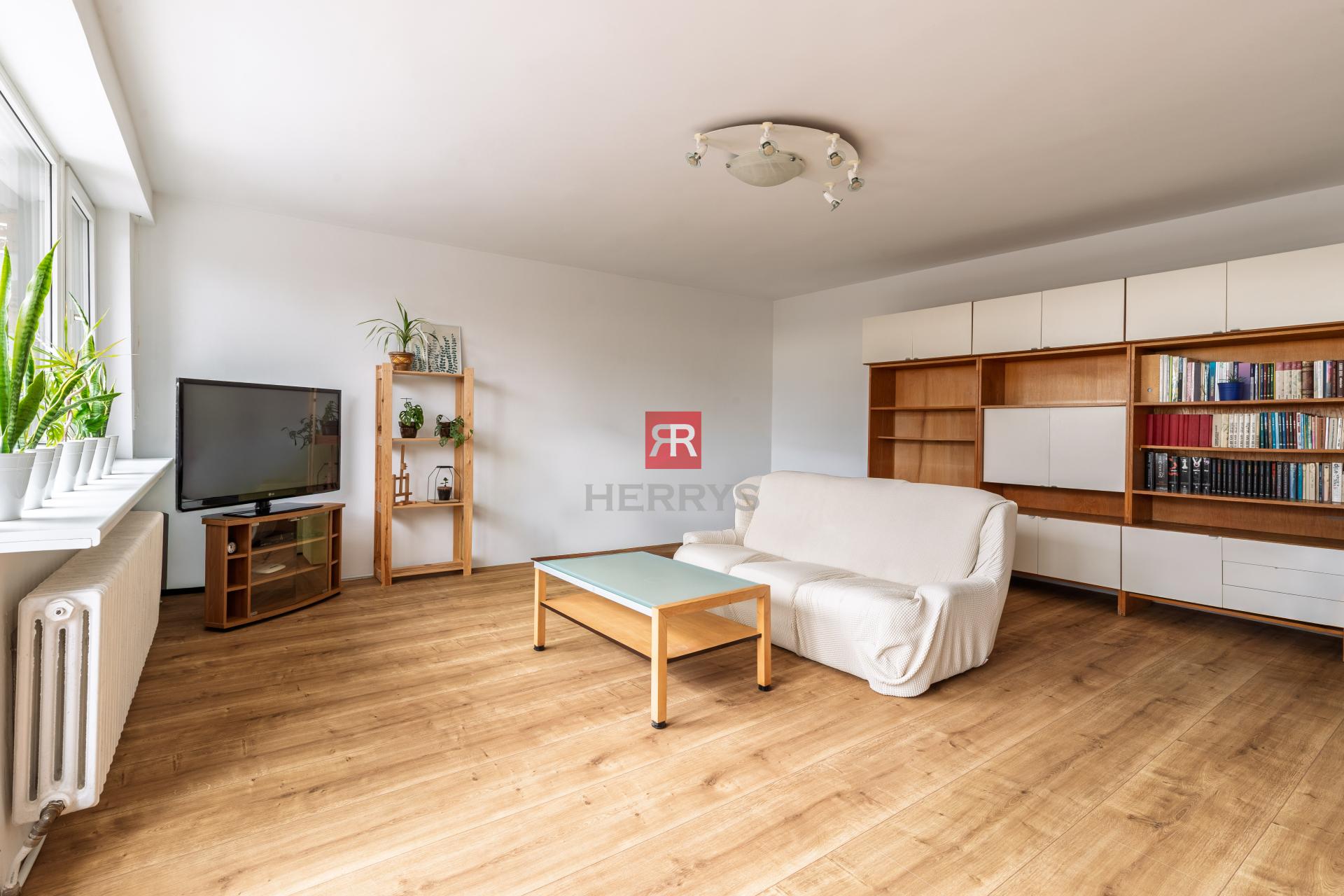 HERRYS - Na predaj priestranný 2 izbový byt v lukratívnej lokalite Staré Mesto