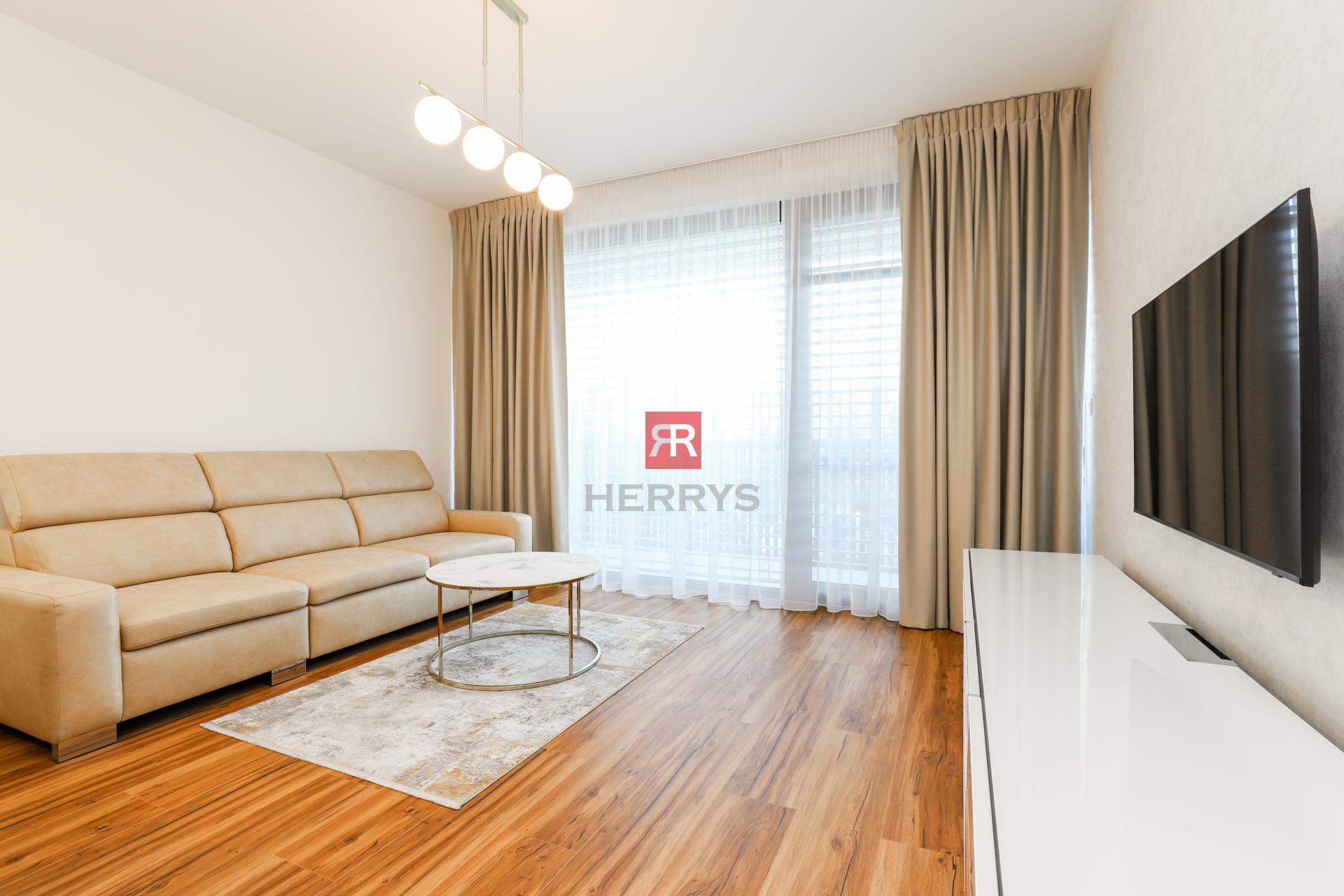 HERRYS - Na prenájom krásny svetlý a priestranný 2-izbový byt vo výbornej lokalite BA – Nové Mesto.