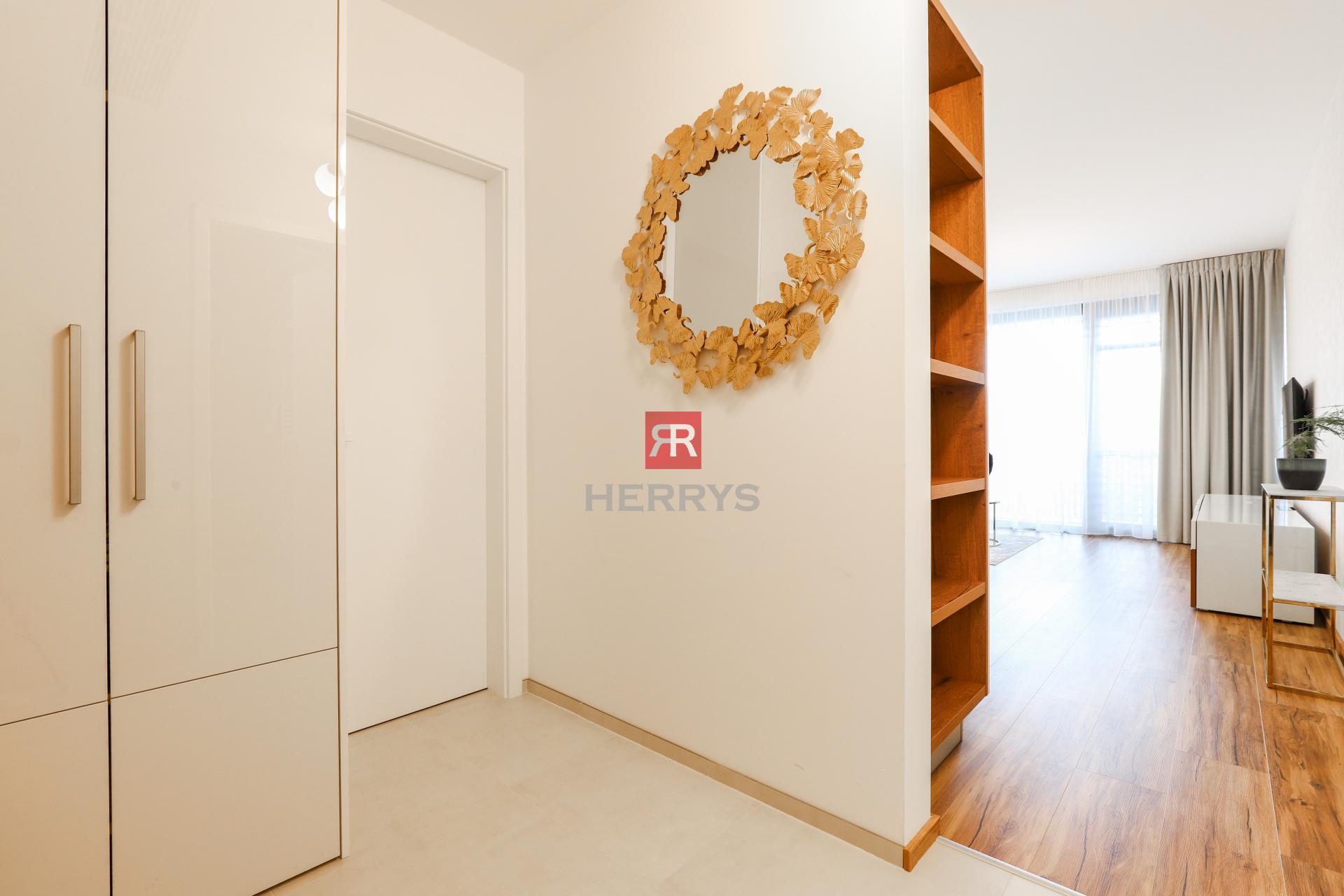 HERRYS - Na prenájom krásny svetlý a priestranný 2-izbový byt vo výbornej lokalite BA – Nové Mesto.