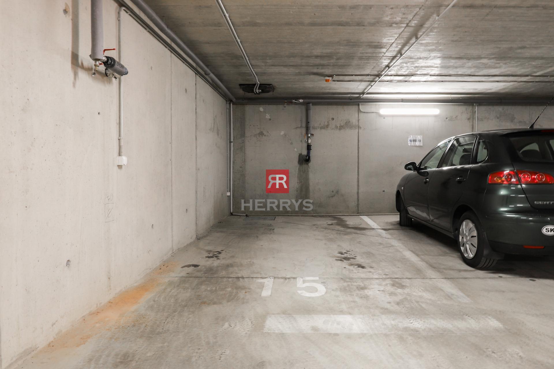 HERRYS - Na prenájom krásny svetlý a priestranný 2-izbový byt vo výbornej lokalite BA – Nové Mesto.