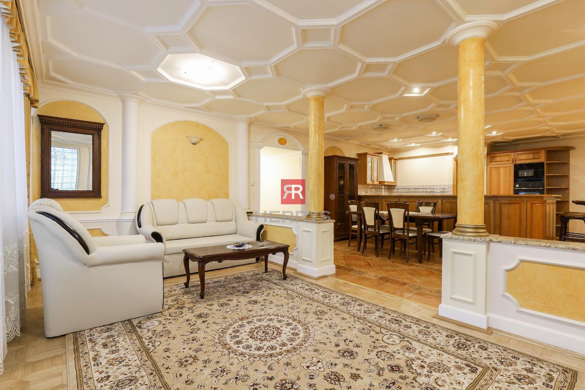 HERRYS - Na prenájom elegantný a priestranný 4 izbový byt v lukratívnej lokalite, Zámocká ulica