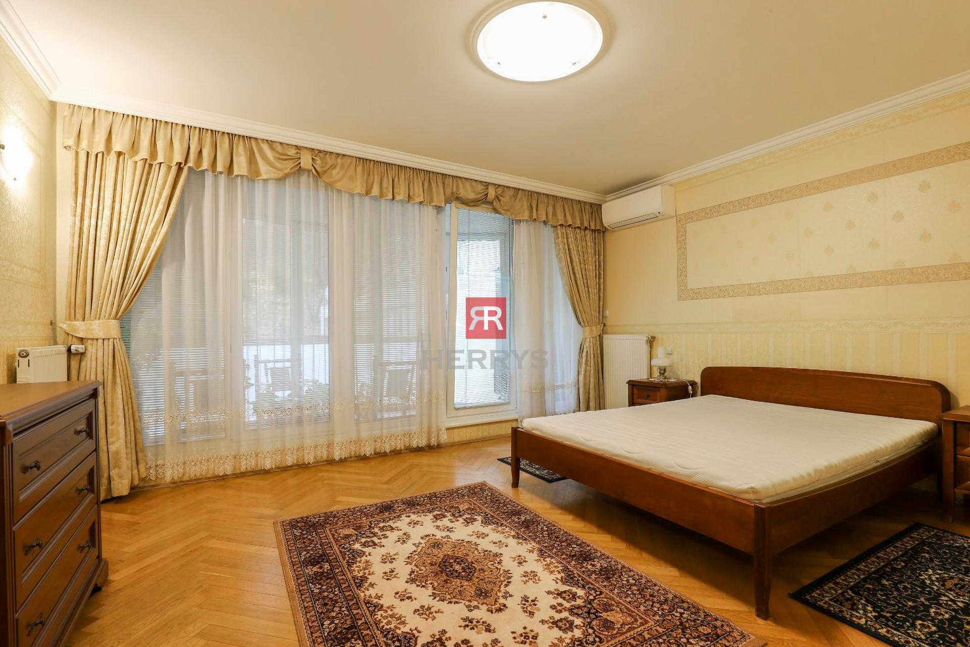 HERRYS - Na prenájom elegantný a priestranný 4 izbový byt v lukratívnej lokalite, Zámocká ulica