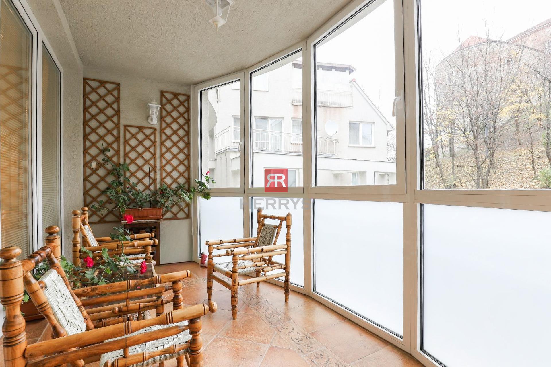 HERRYS - Na prenájom elegantný a priestranný 4 izbový byt v lukratívnej lokalite, Zámocká ulica