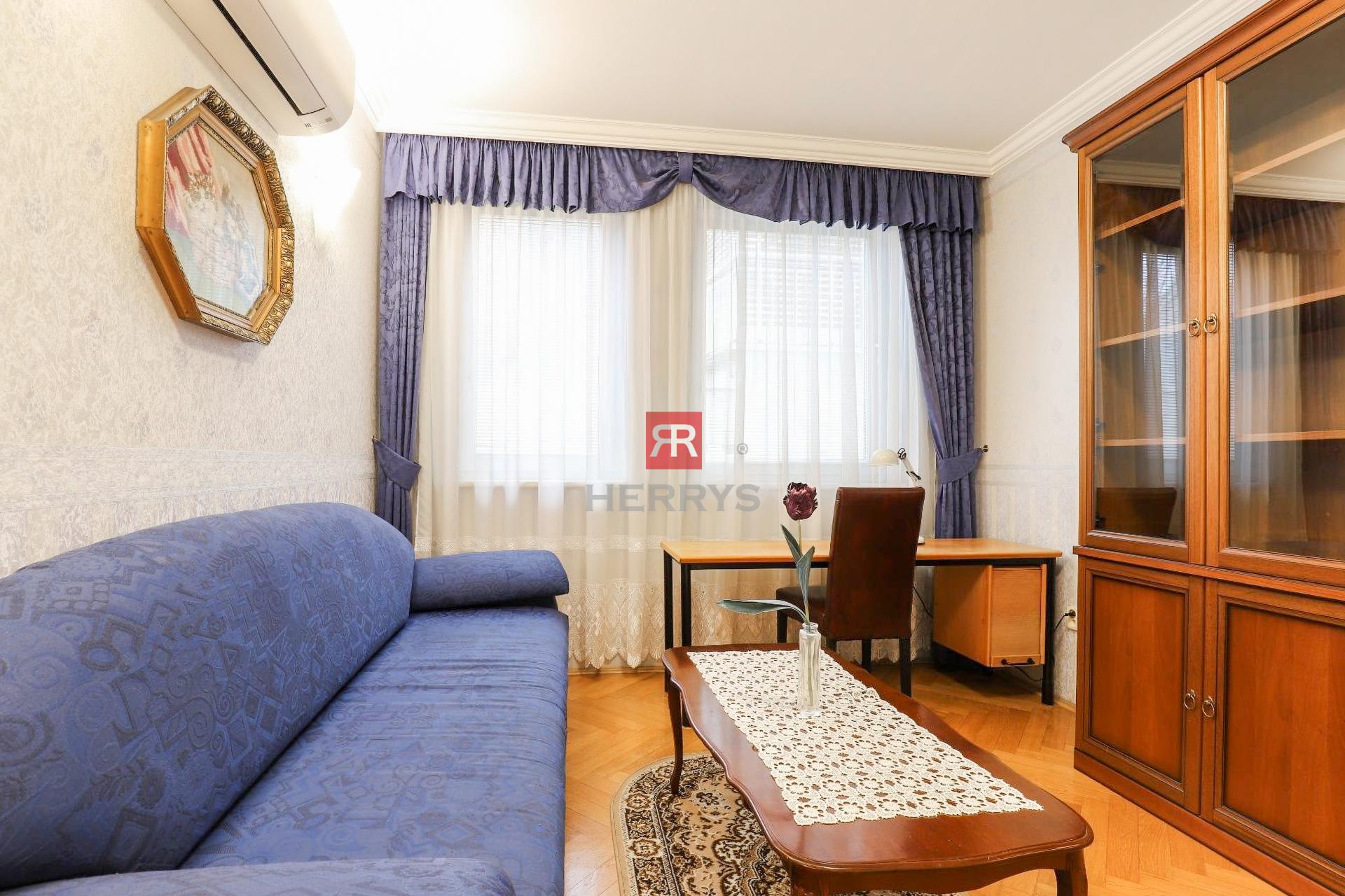 HERRYS - Na prenájom elegantný a priestranný 4 izbový byt v lukratívnej lokalite, Zámocká ulica