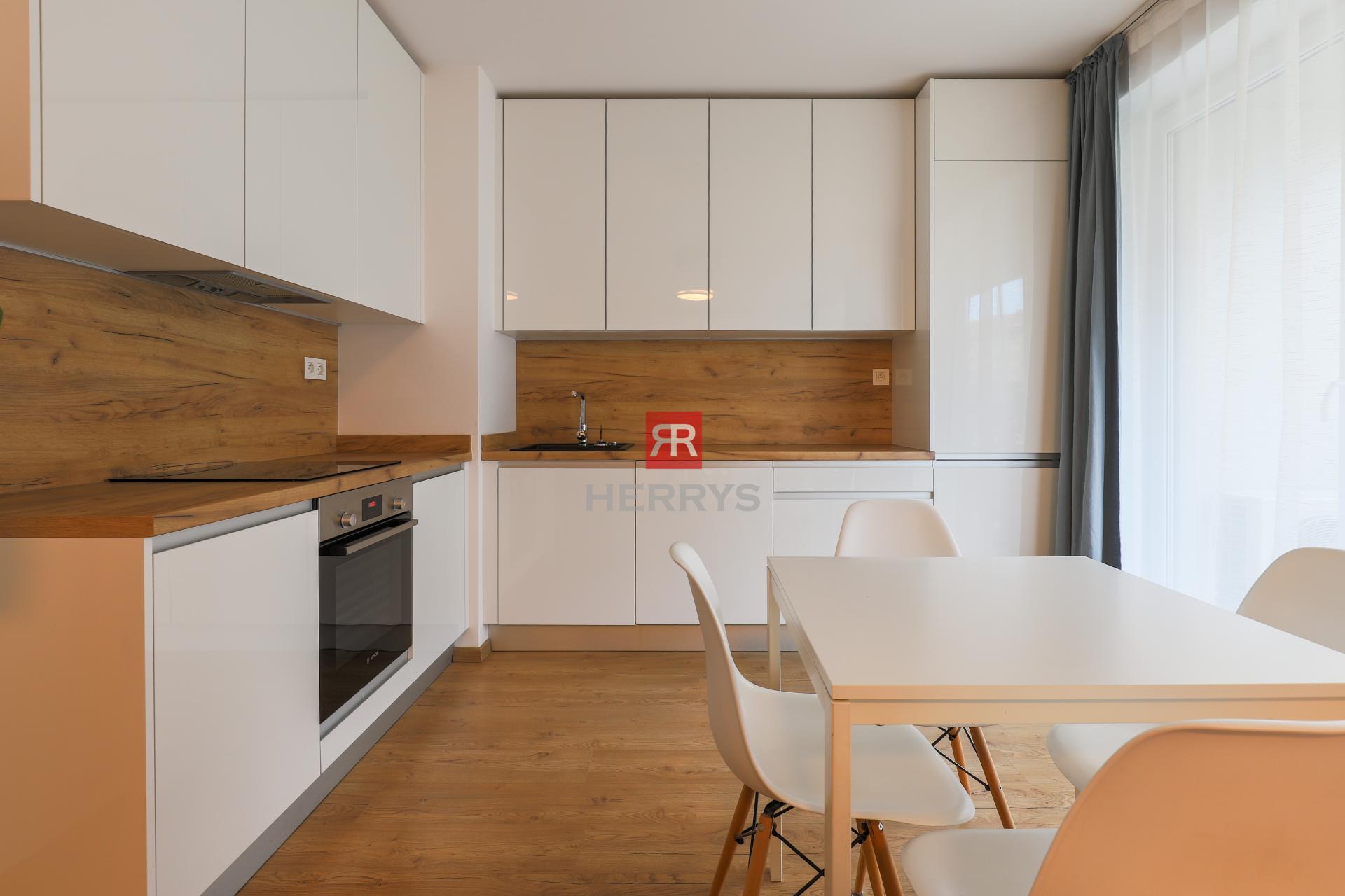 HERRYS - Na prenájom 2-izbový byt v novostavbe Urban Residence, BA-Nové mesto