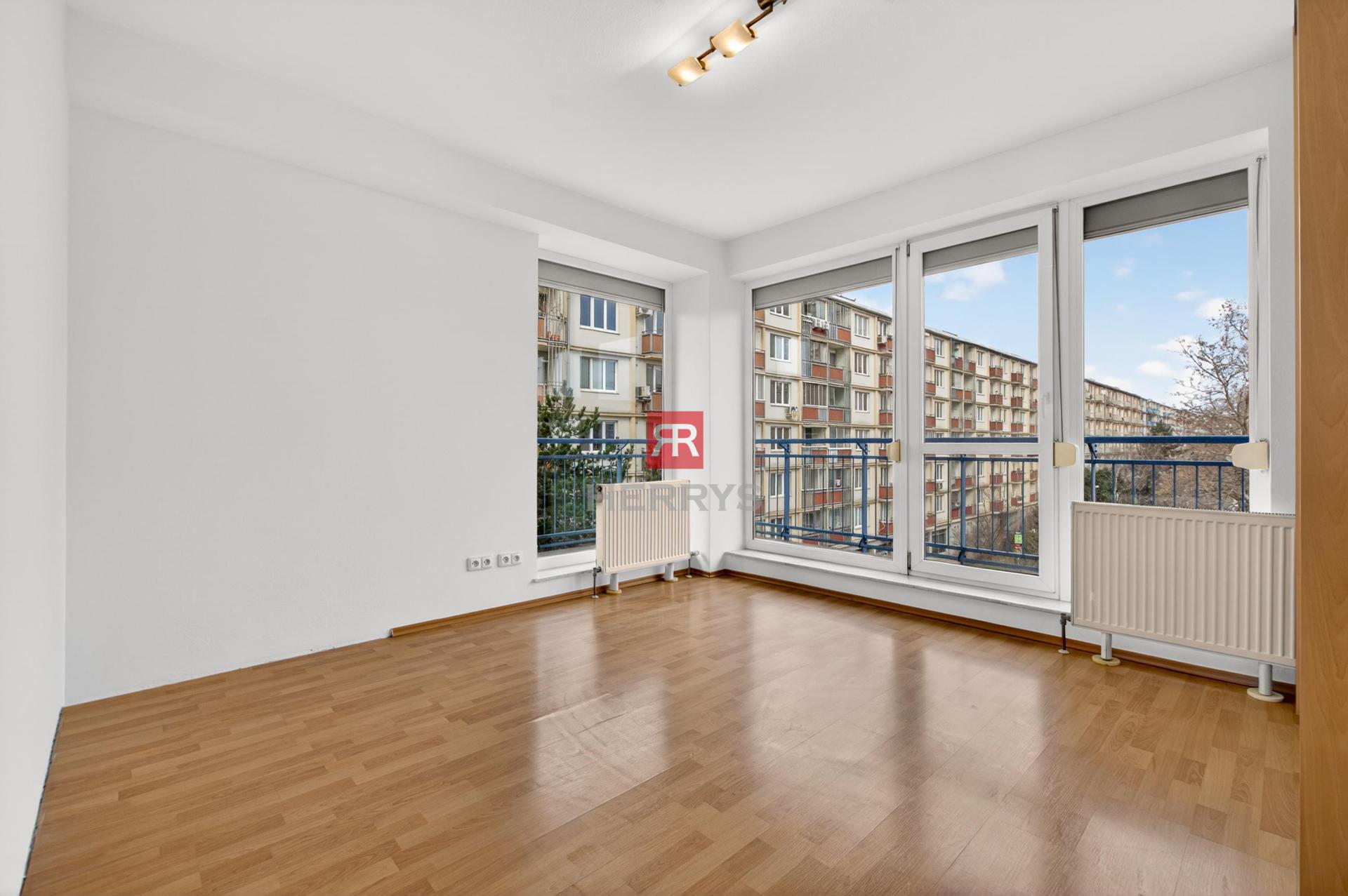 HERRYS - Na predaj svetlý a priestranný 4-izbový byt s garážou na Račianskom mýte