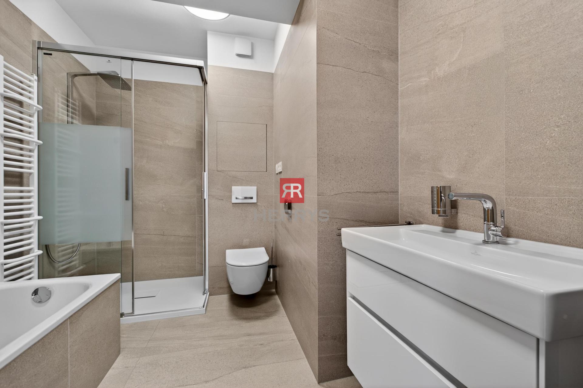 HERRYS - Na predaj svetlý a priestranný 4-izbový byt s garážou na Račianskom mýte