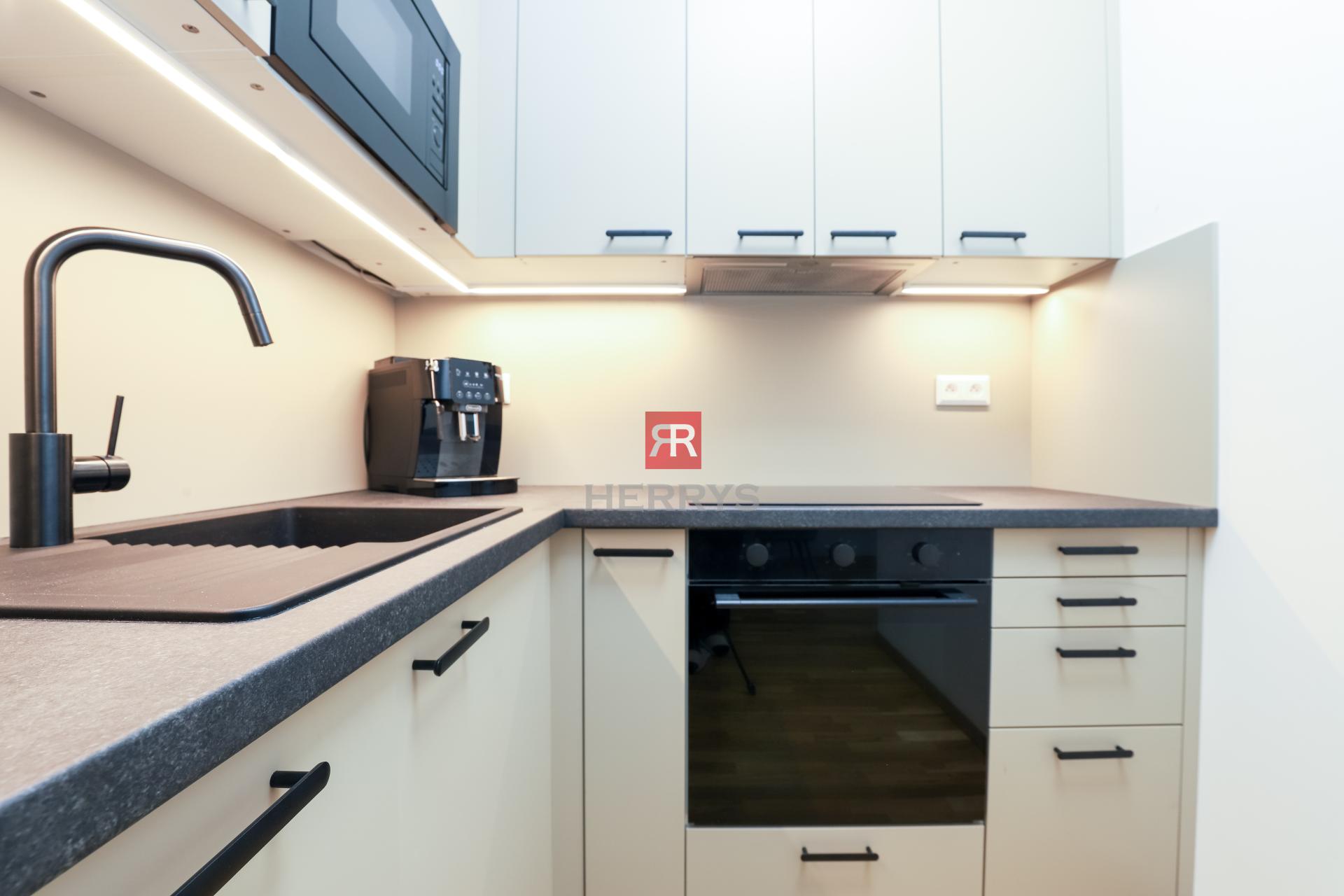 HERRYS - For rent 1.5-room beautiful, brand new apartment in the new METROPOLIS complex