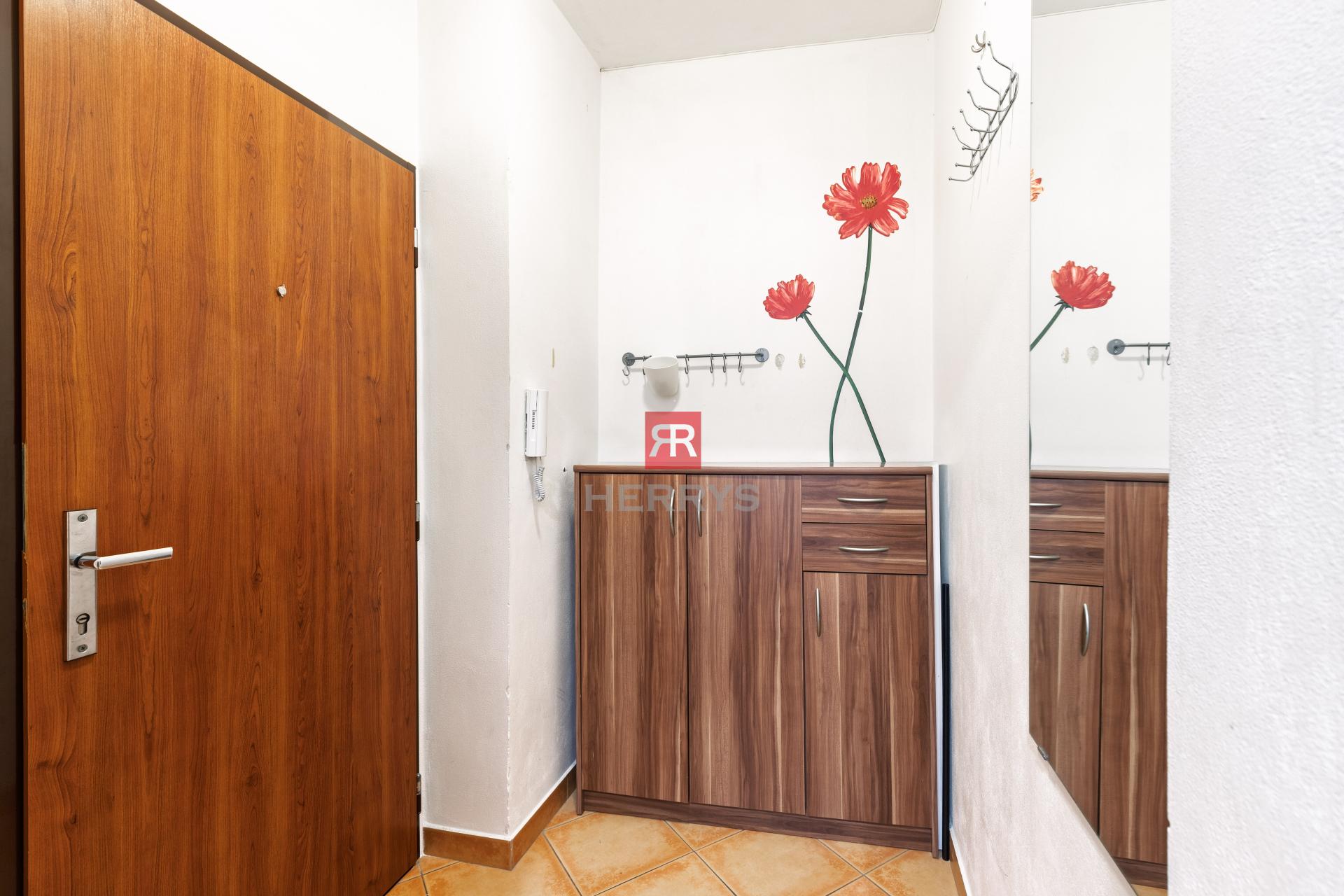 HERRYS - Na predaj priestranný 1 izbový byt so samostatnou kuchyňou a balkónom, Sibírska ulica