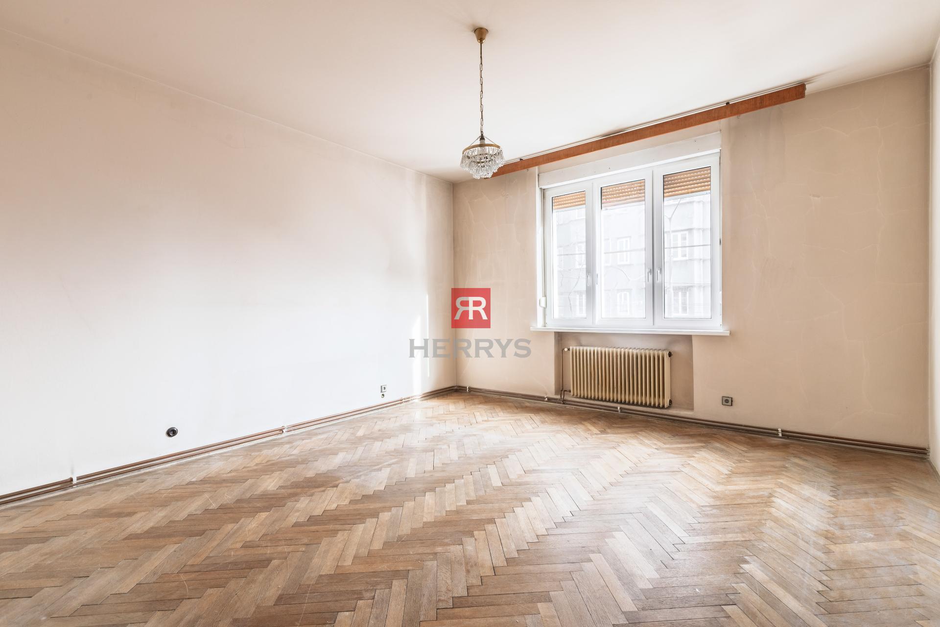 HERRYS - Na predaj exkluzívny staromestský 4 izbový byt s možnosťou prerobenia na 5 izbový&nbsp;