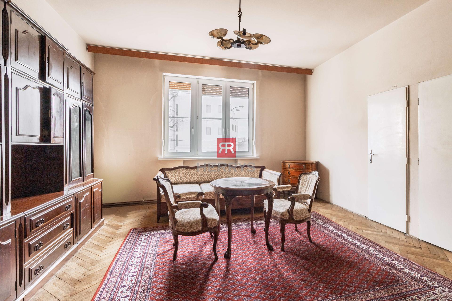 HERRYS - Na predaj exkluzívny staromestský 4 izbový byt s možnosťou prerobenia na 5 izbový&nbsp;