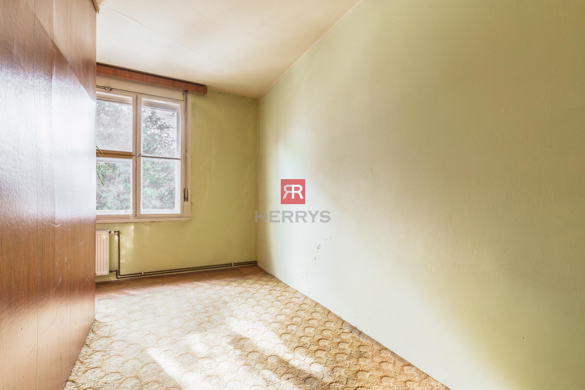 HERRYS - Na predaj exkluzívny staromestský 4 izbový byt s možnosťou prerobenia na 5 izbový&nbsp;