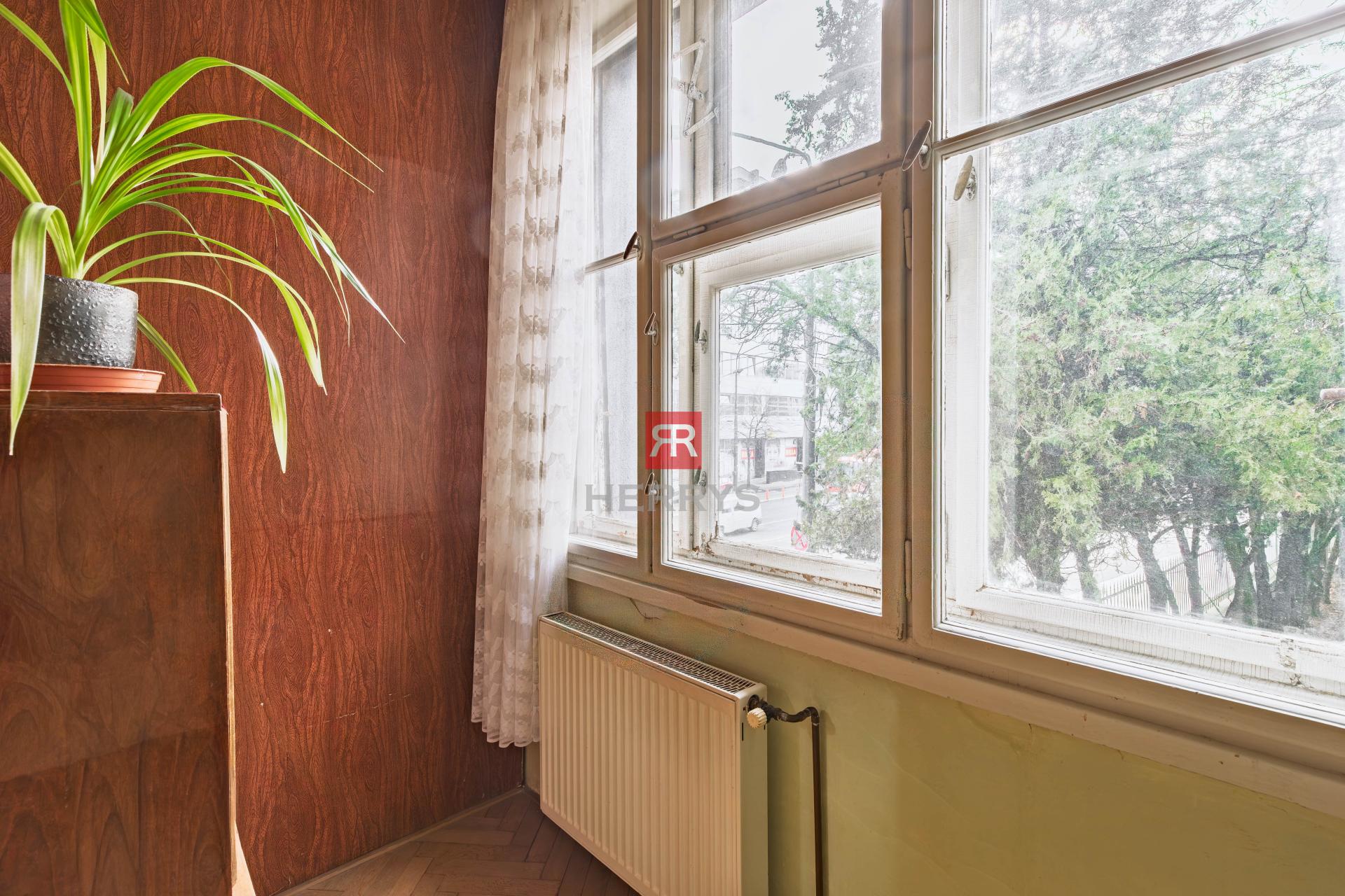 HERRYS - Na predaj exkluzívny staromestský 4 izbový byt s možnosťou prerobenia na 5 izbový&nbsp;