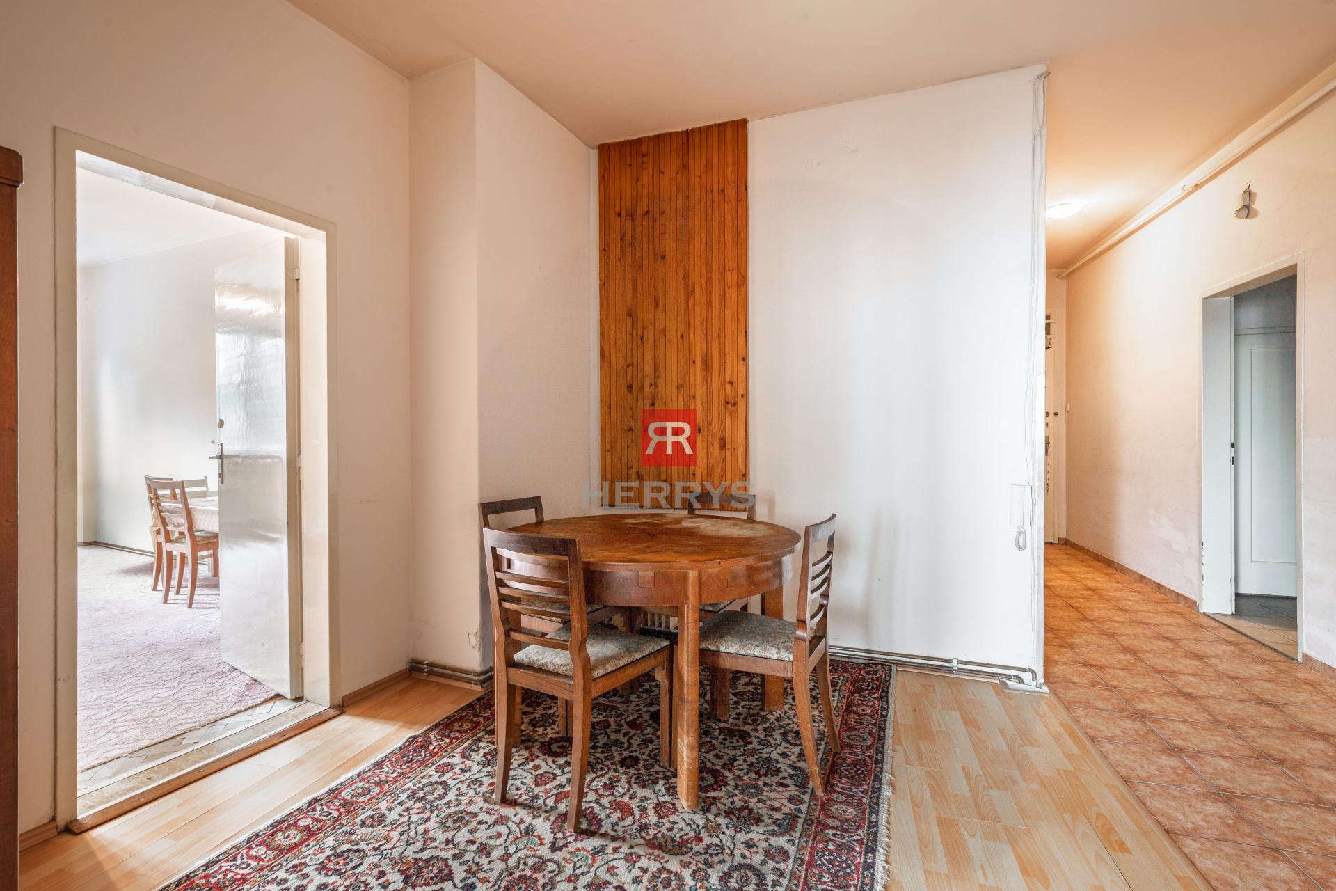 HERRYS - Na predaj exkluzívny staromestský 4 izbový byt s možnosťou prerobenia na 5 izbový&nbsp;