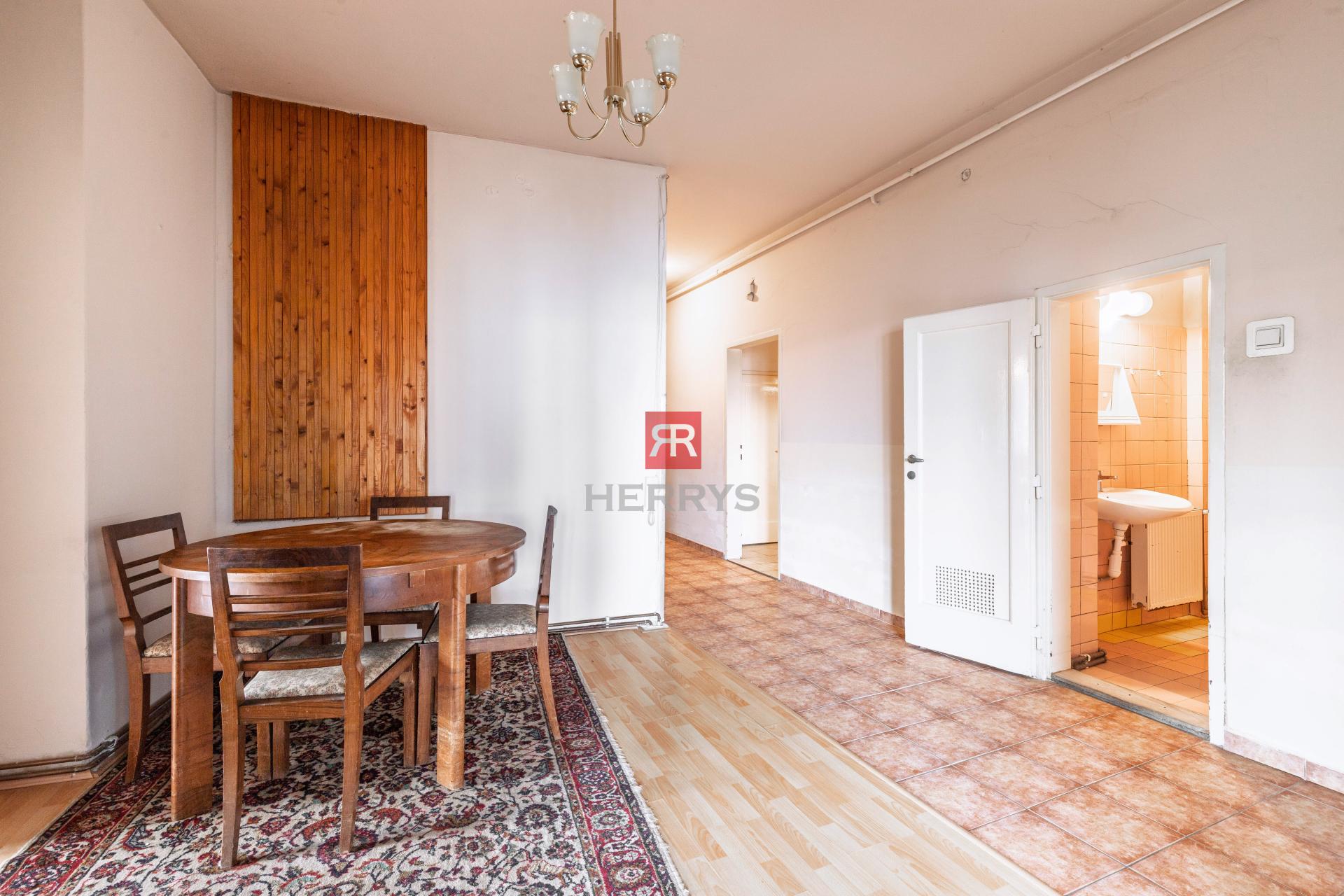 HERRYS - Na predaj exkluzívny staromestský 4 izbový byt s možnosťou prerobenia na 5 izbový&nbsp;