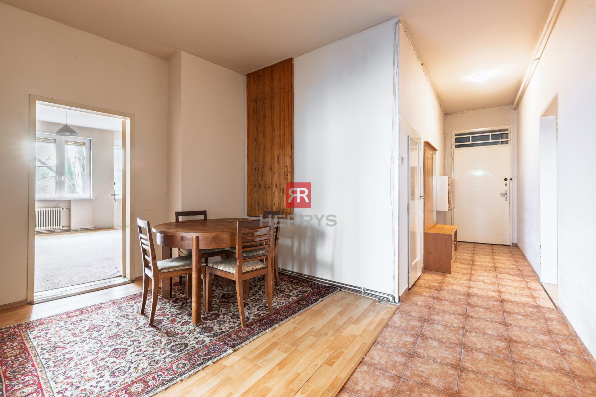 HERRYS - Na predaj exkluzívny staromestský 4 izbový byt s možnosťou prerobenia na 5 izbový&nbsp;