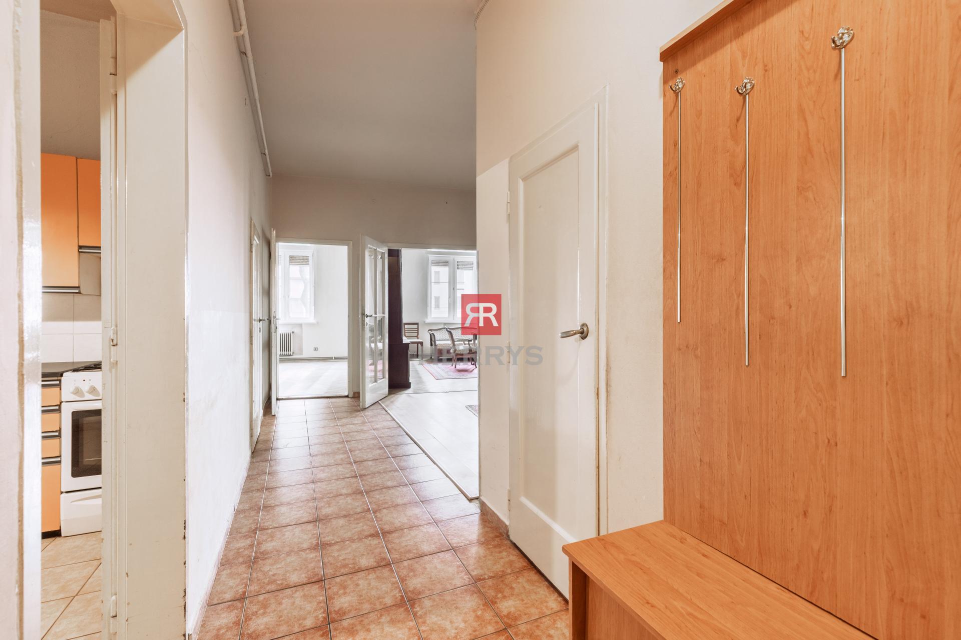 HERRYS - Na predaj exkluzívny staromestský 4 izbový byt s možnosťou prerobenia na 5 izbový&nbsp;