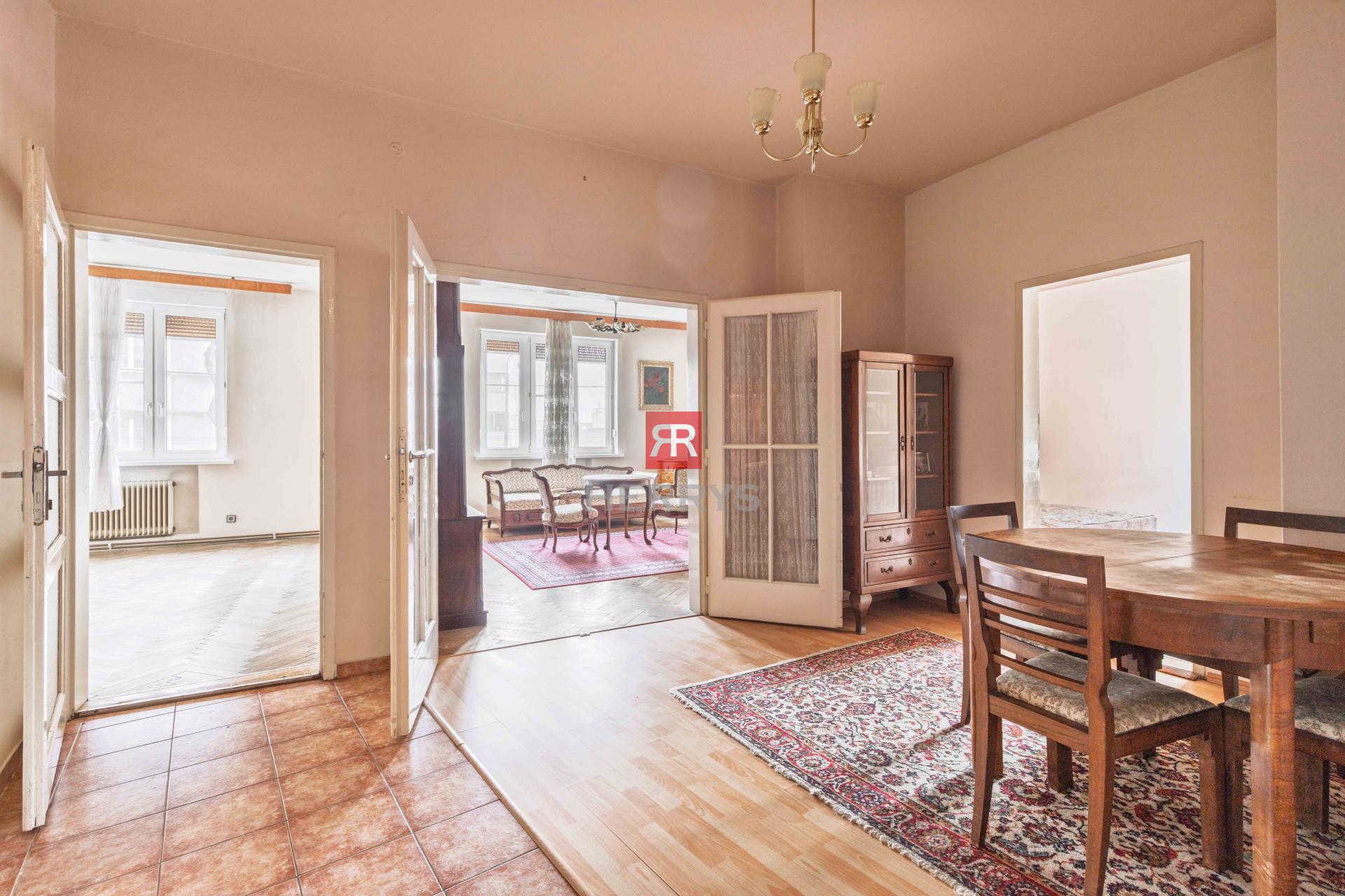 HERRYS - Na predaj exkluzívny staromestský 4 izbový byt s možnosťou prerobenia na 5 izbový&nbsp;